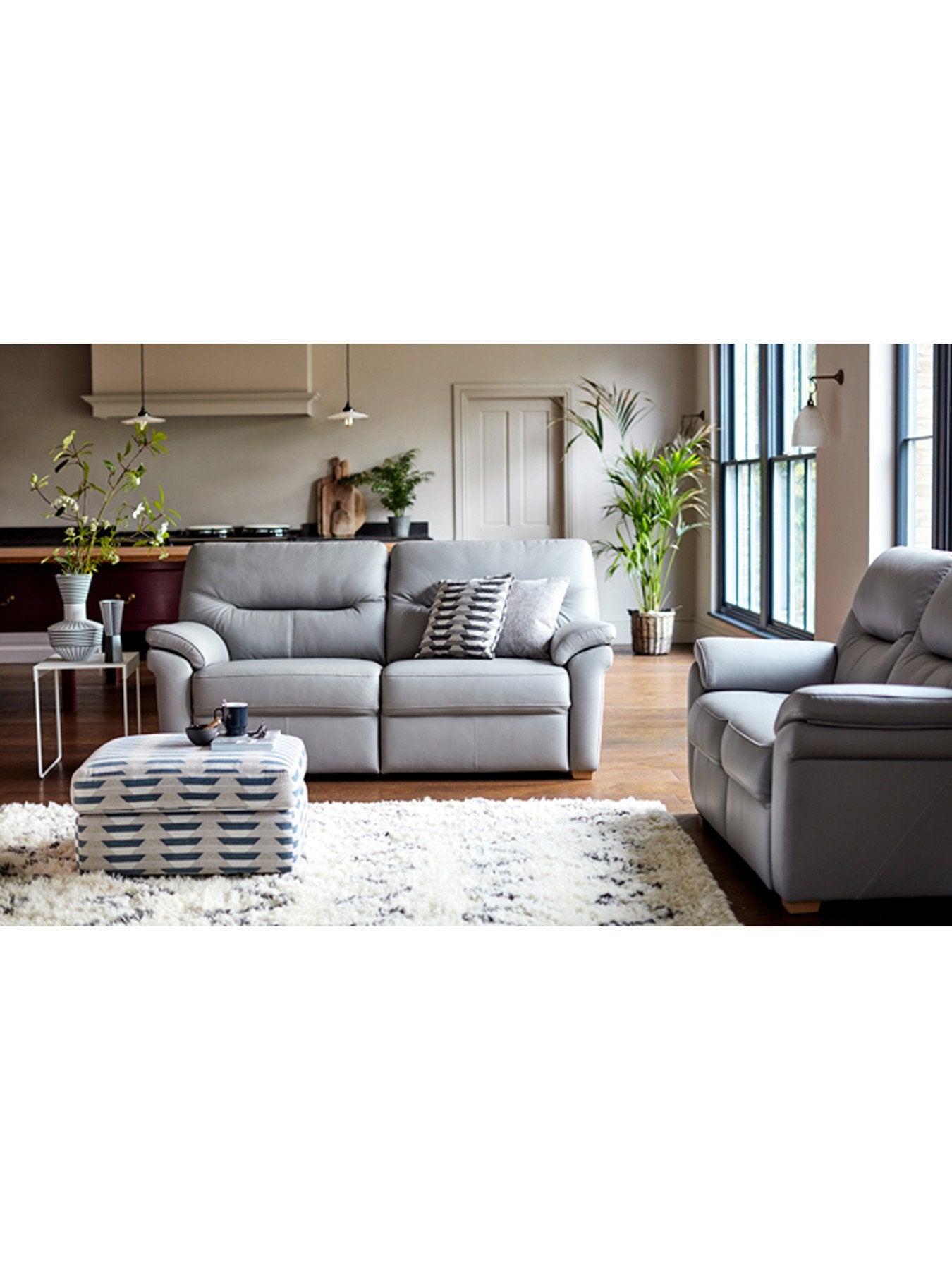 Seattle 2 Seater Sofa in Cambridge Leather