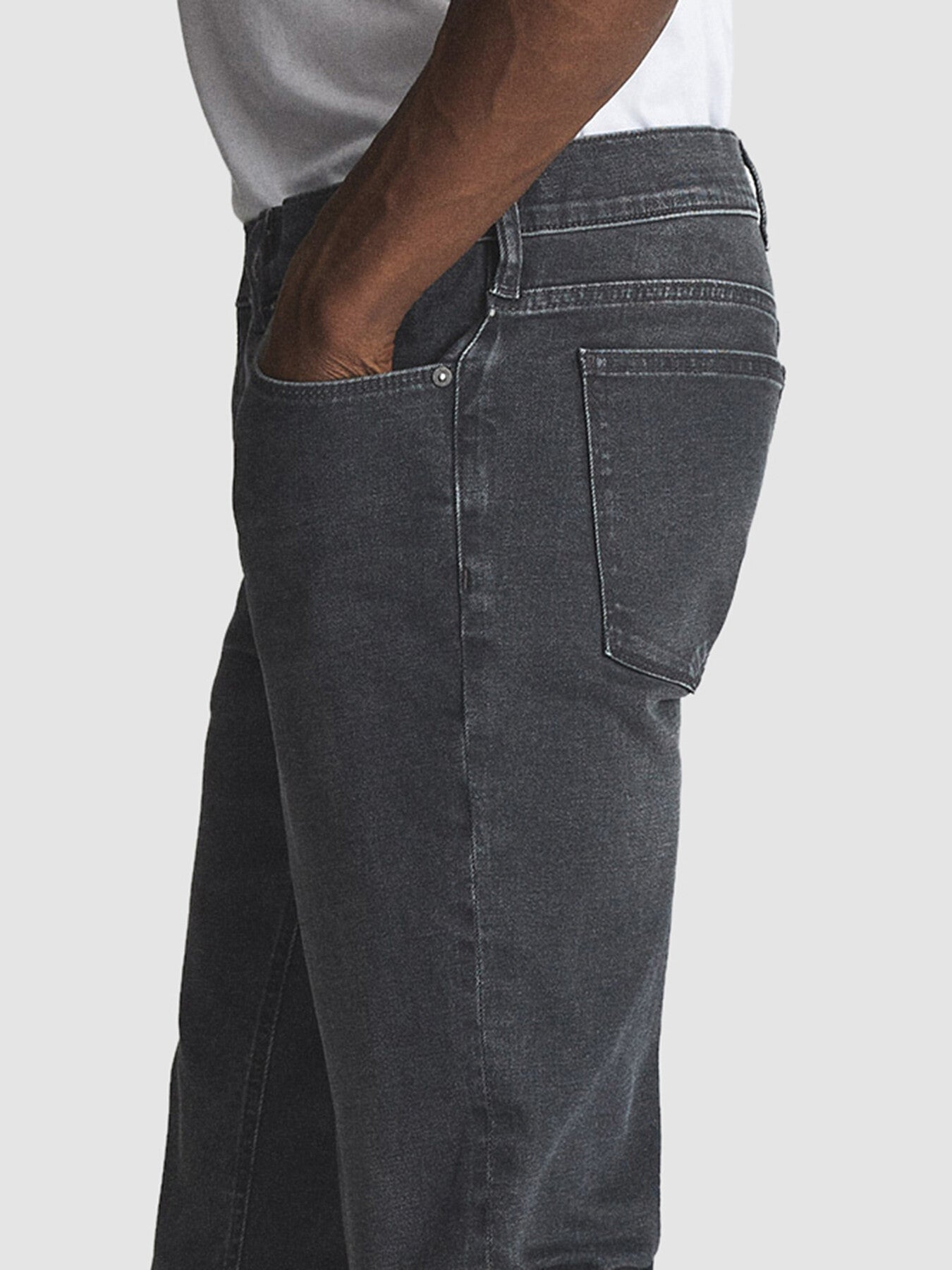 Robin Slim Fit Washed Jeans