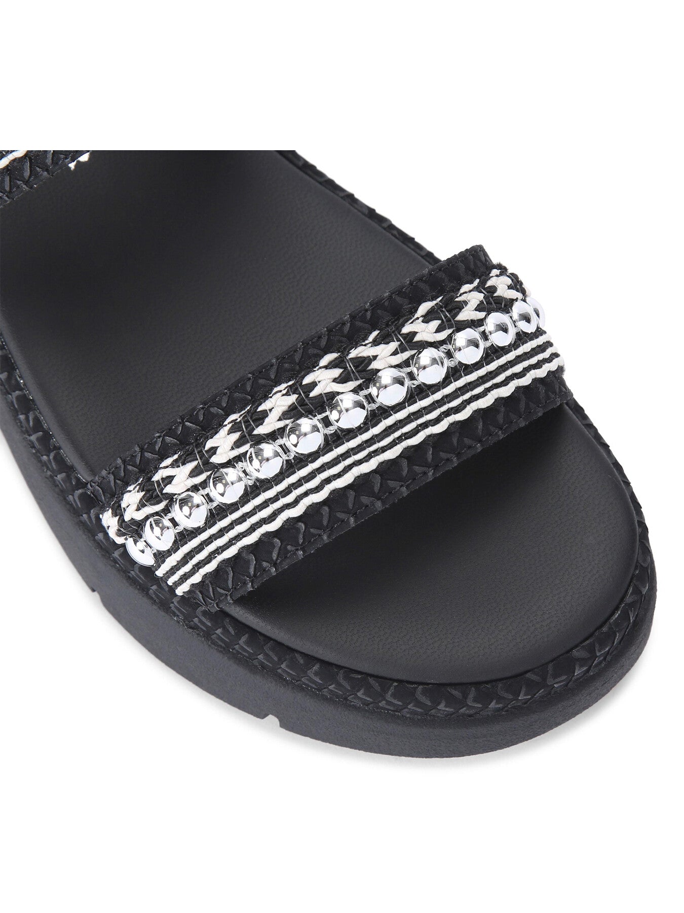DAISY STUD