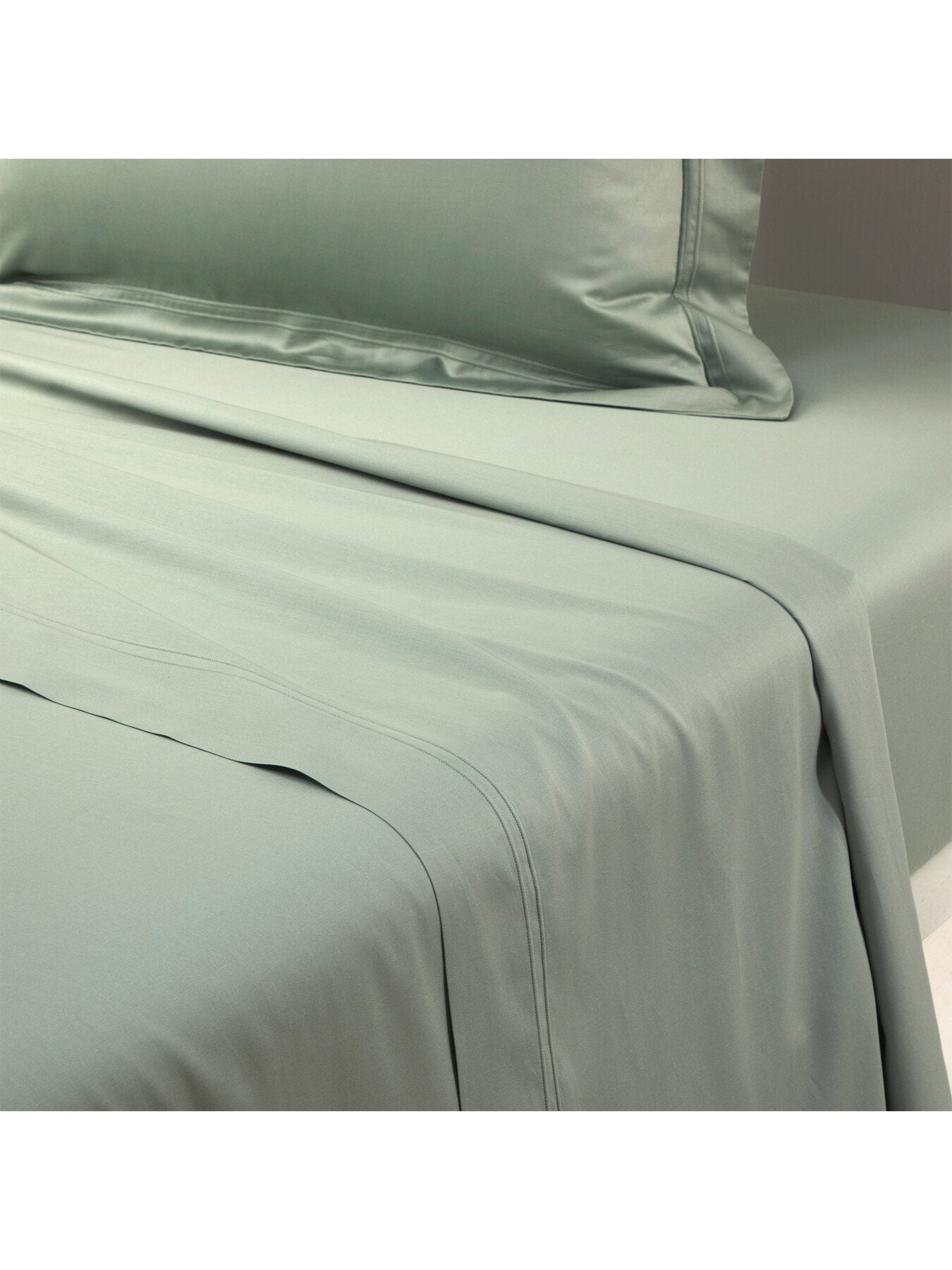 Triomphe Flat Sheet Collection