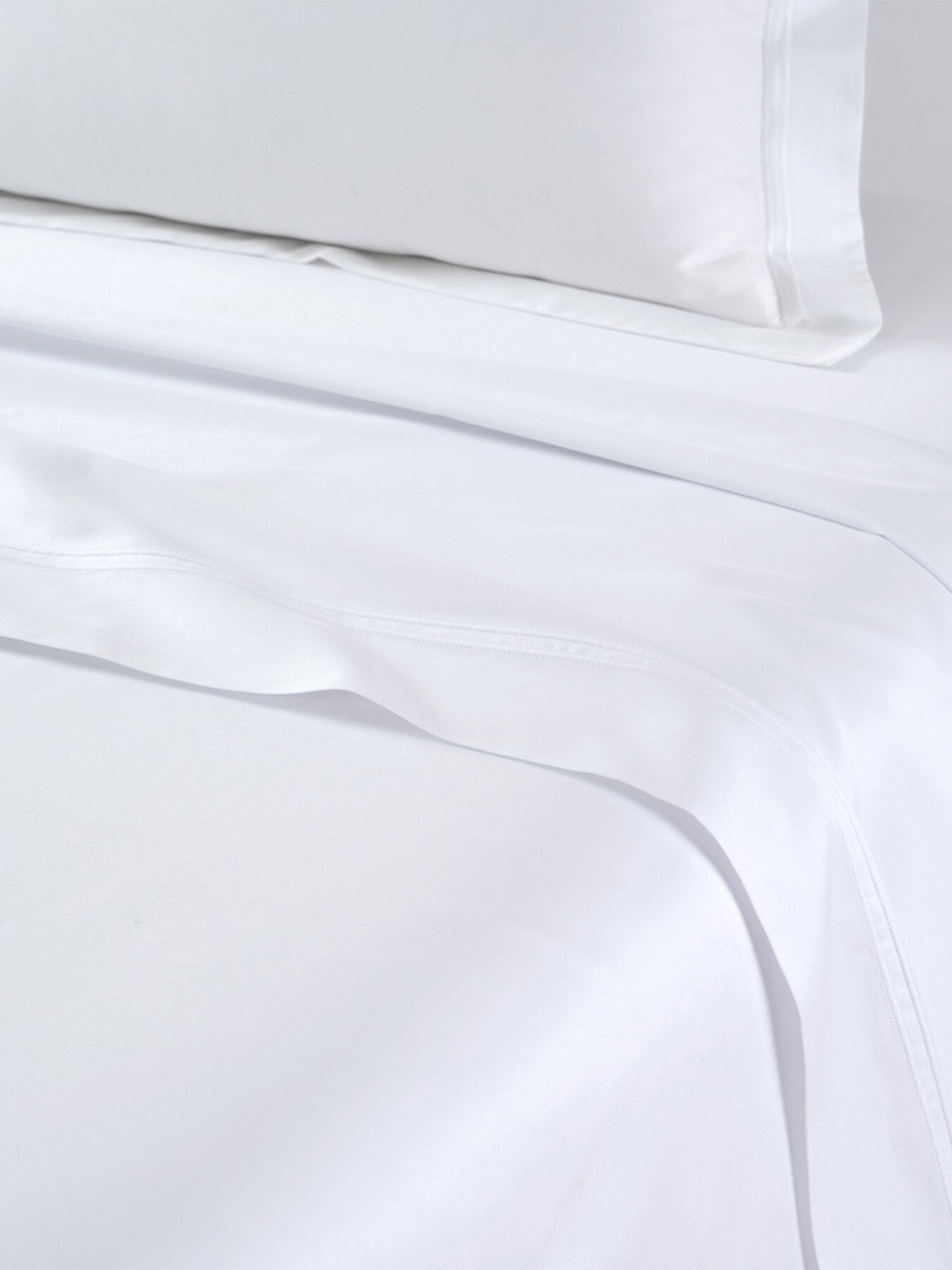 Triomphe Flat Sheet Collection