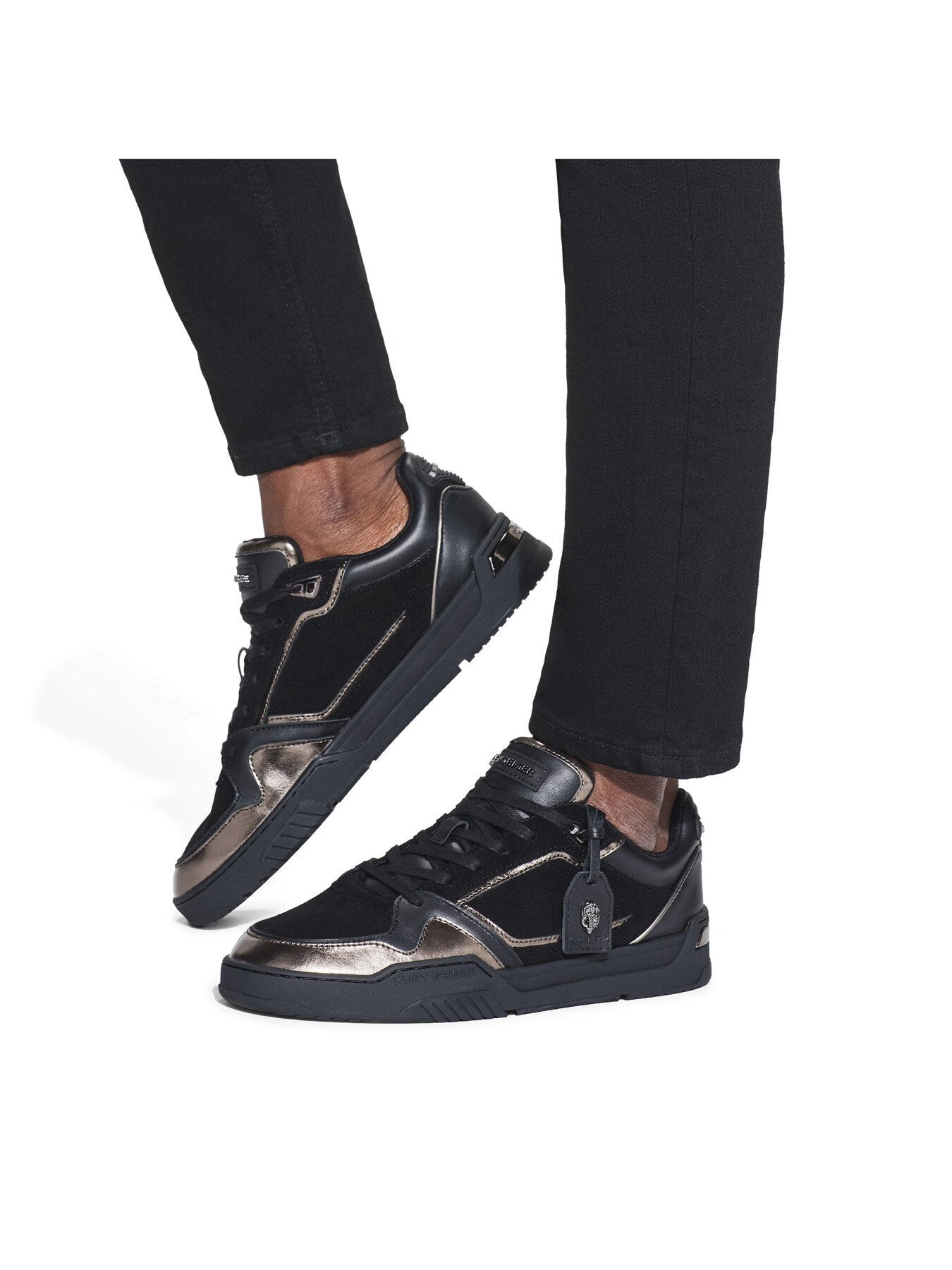 REGAN SNEAKER