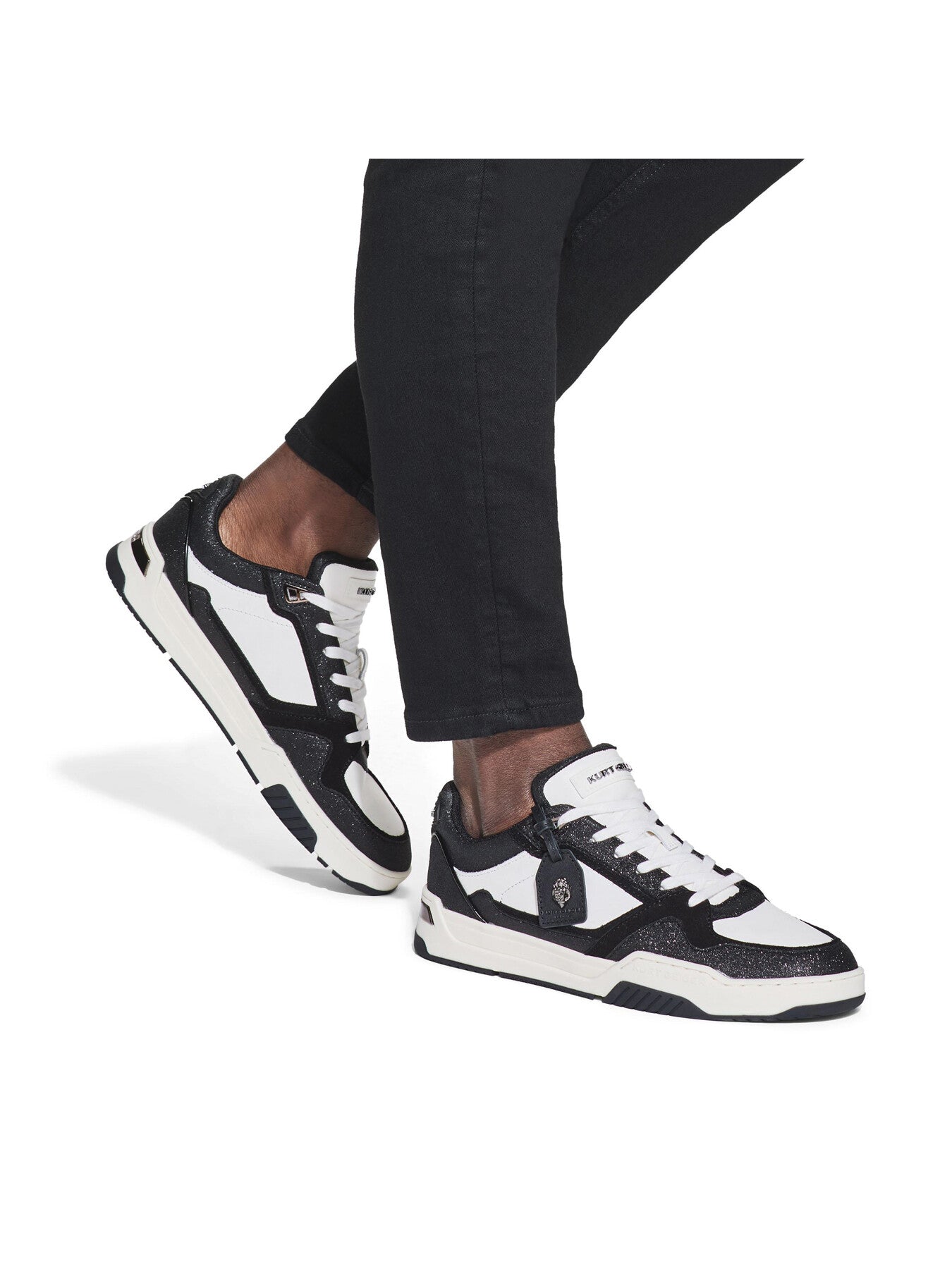 REGAN SNEAKER