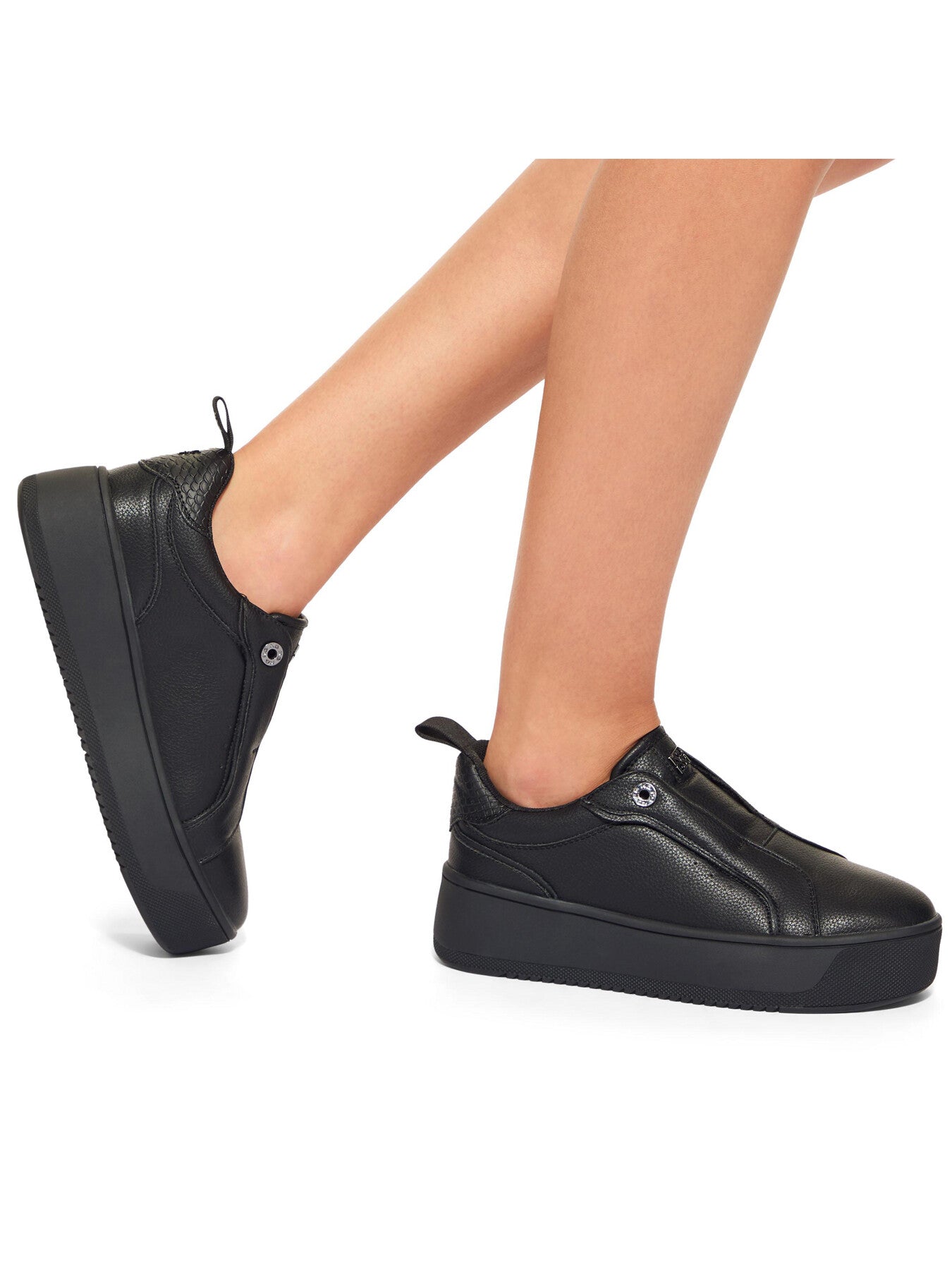 LIGHTER LACELESS