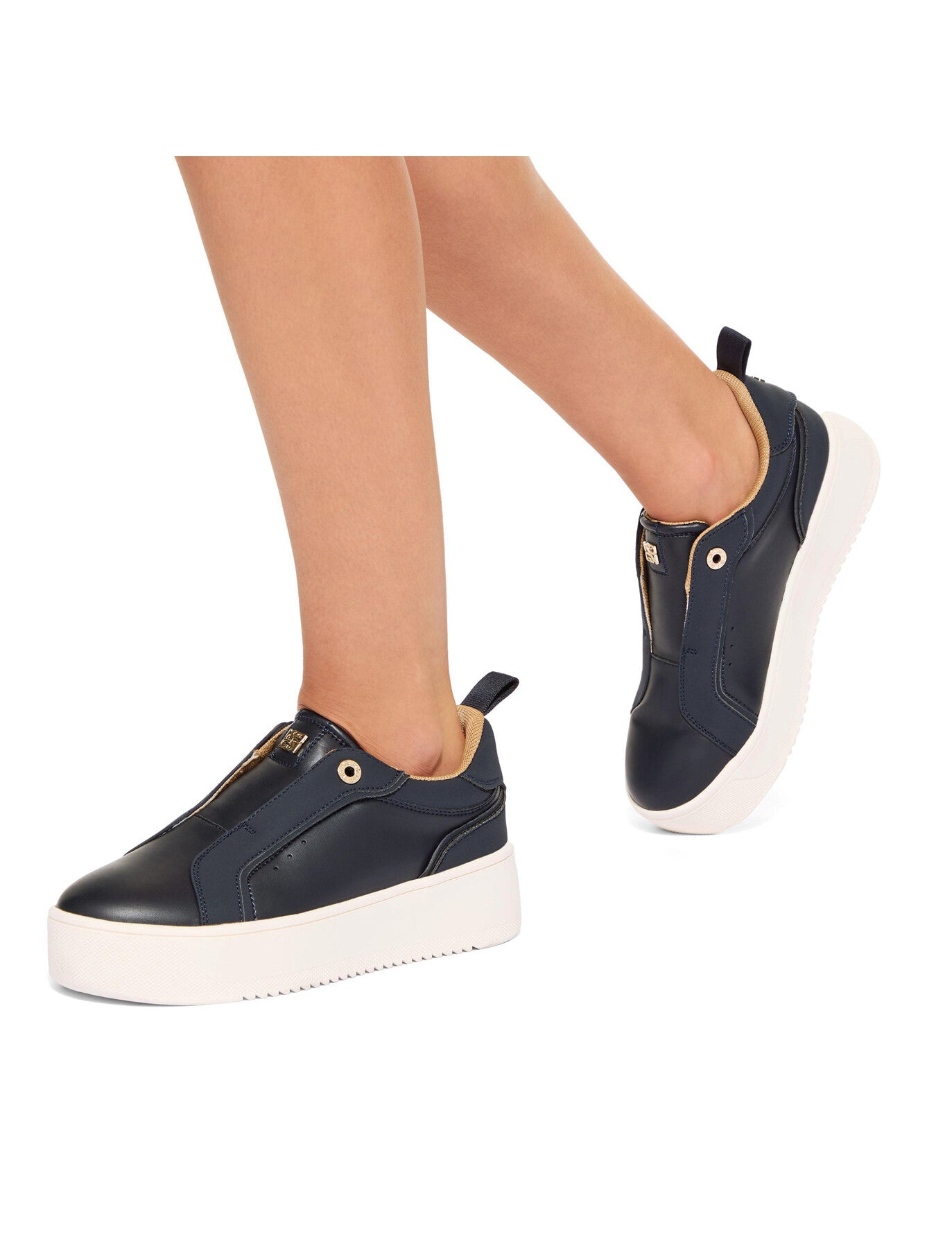 LIGHTER LACELESS