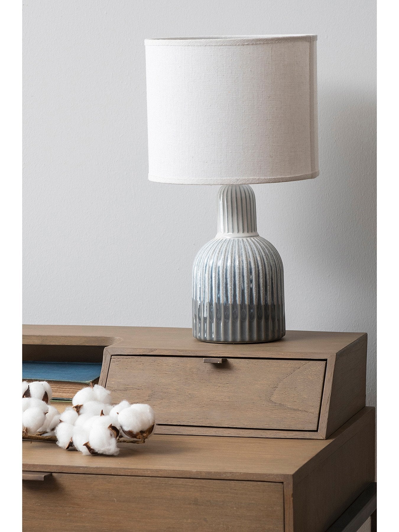 Porcelain Lamp with Ribbed Detailing and White Sha