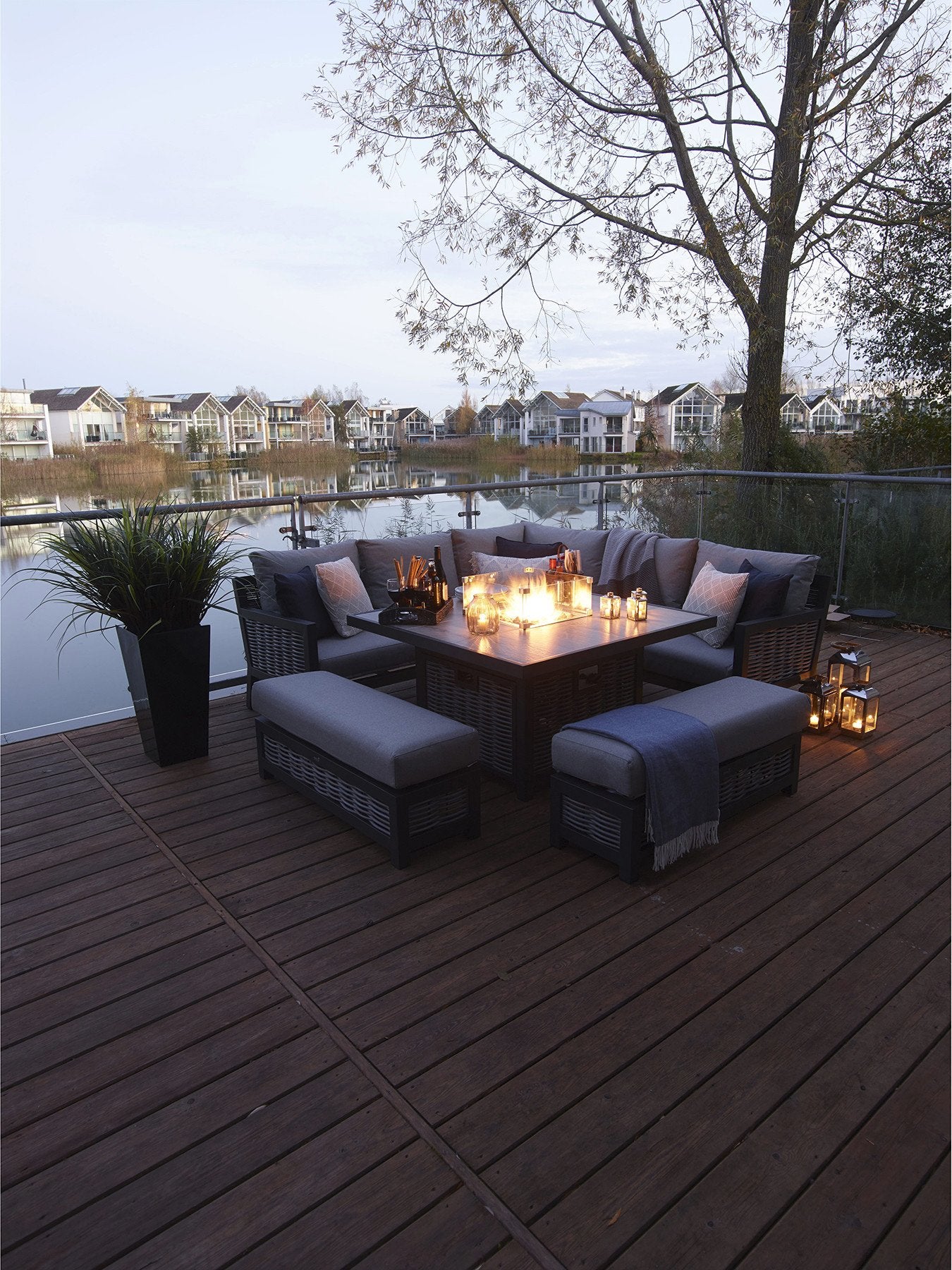 Portofino Wicker Square Modular Dining Set with Firepit