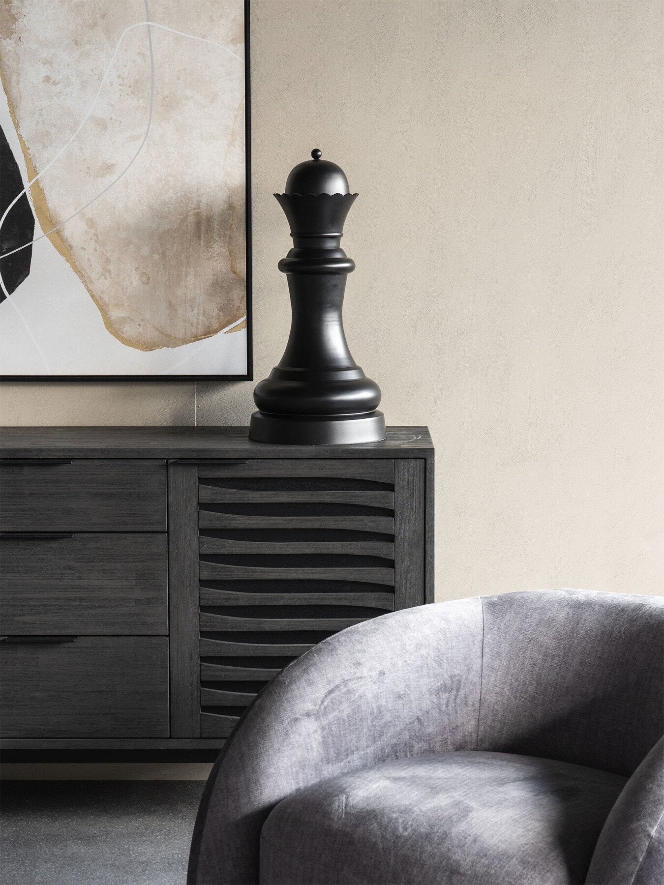 Decorative Queen in Finish