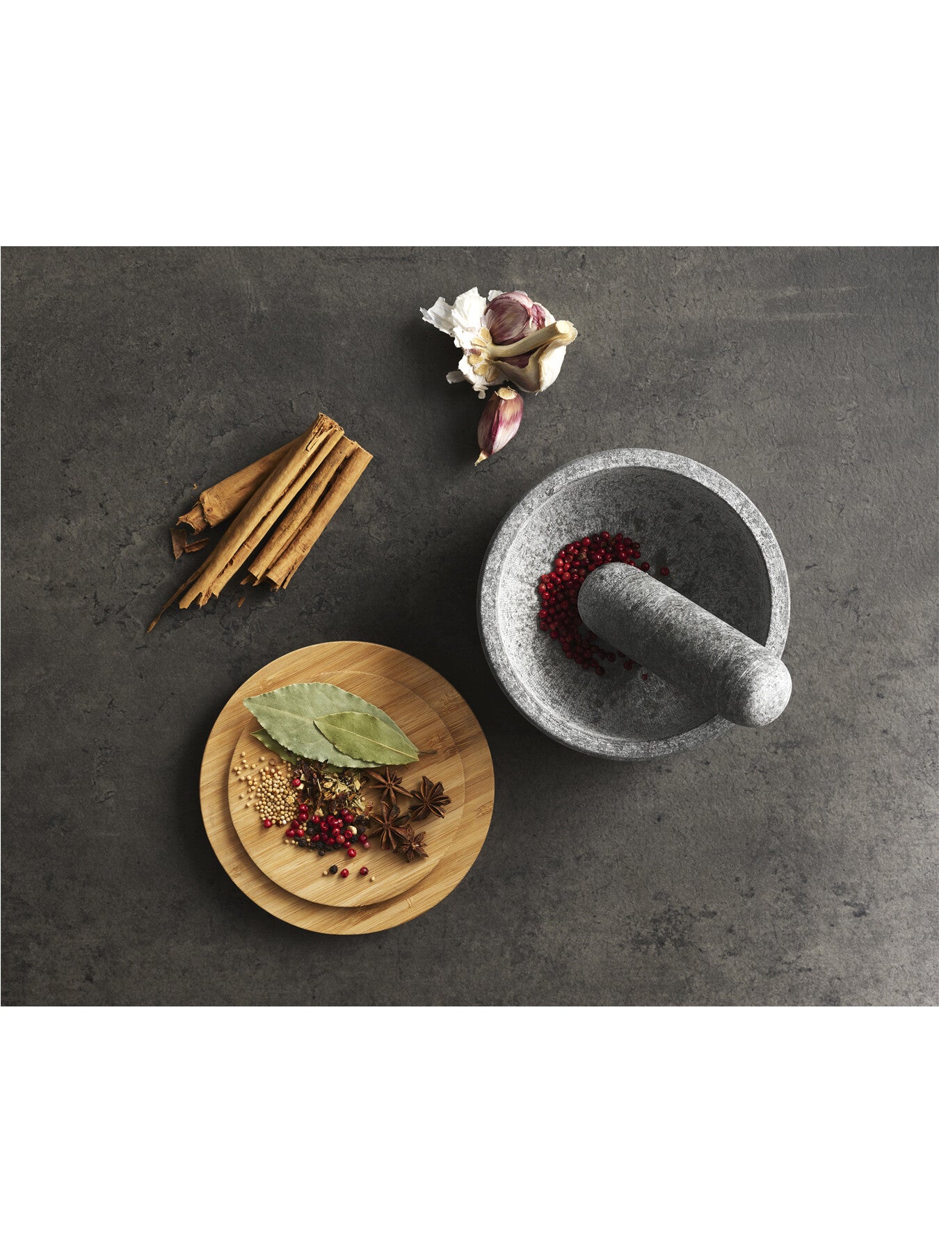 Dash Pestle Mortar with Bamboo Lid