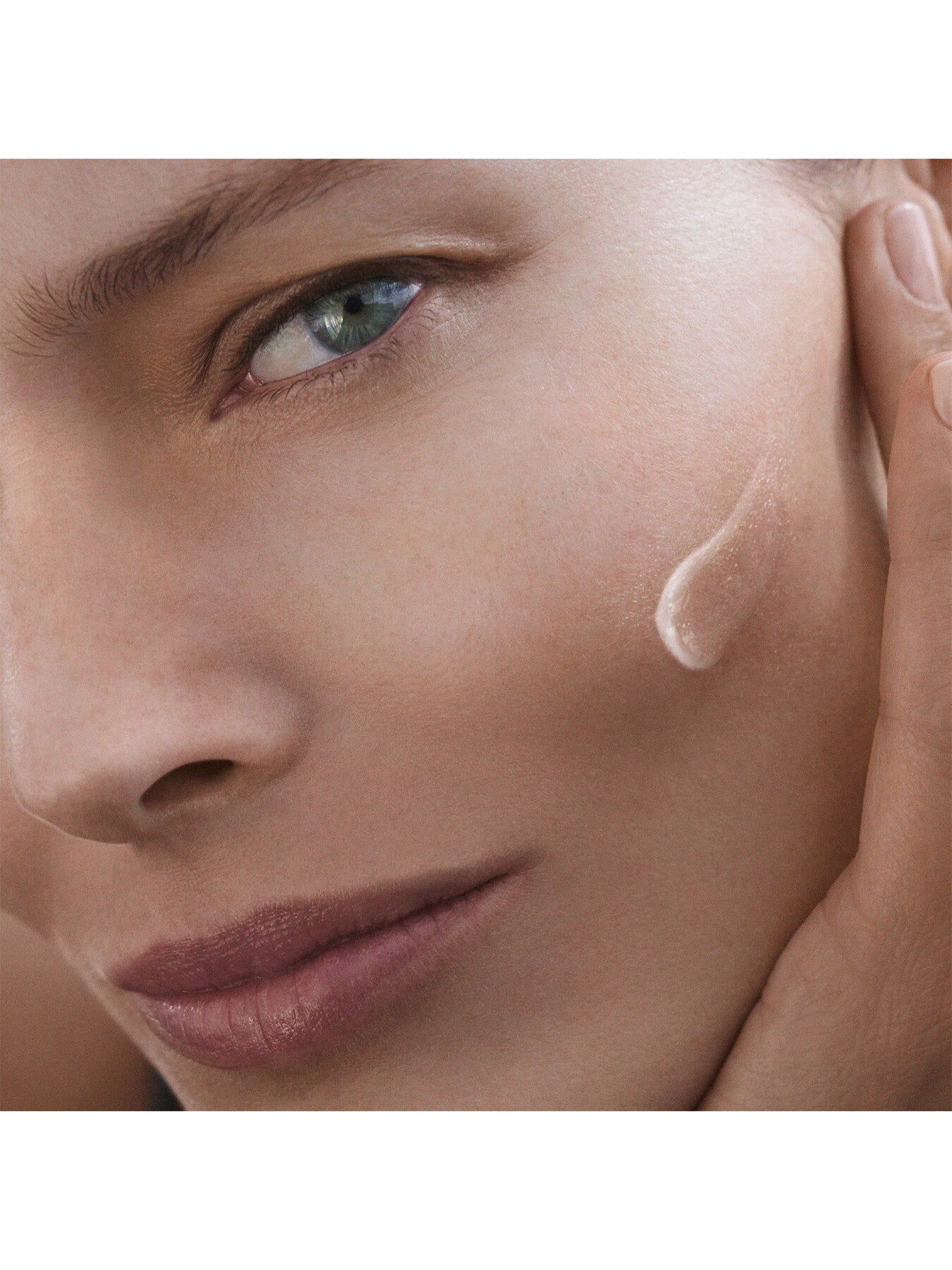 Genaissance De La Mer Serum Essence