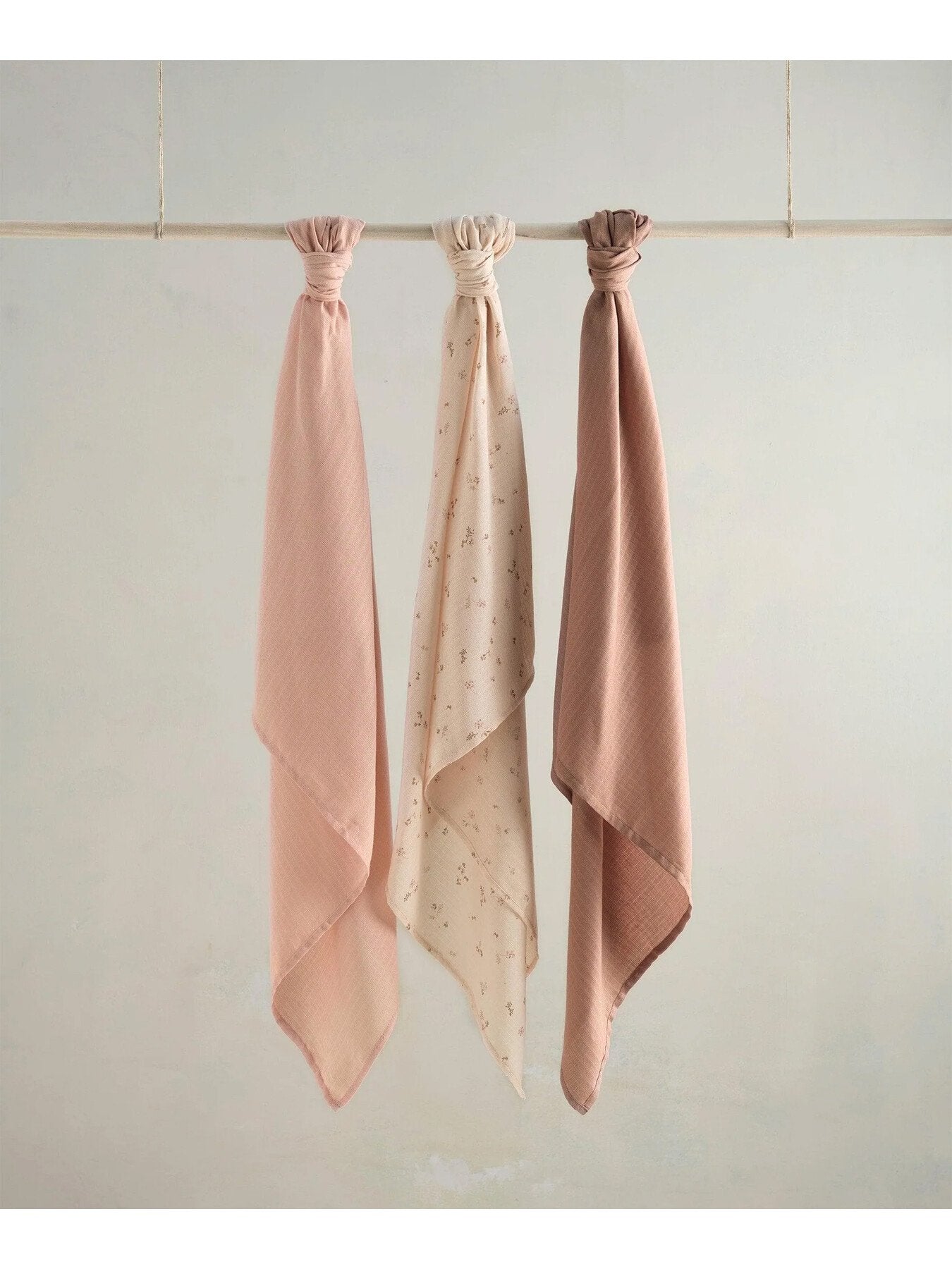 Welcome to the World Wildflower Large Muslin Cloths 3 Pack