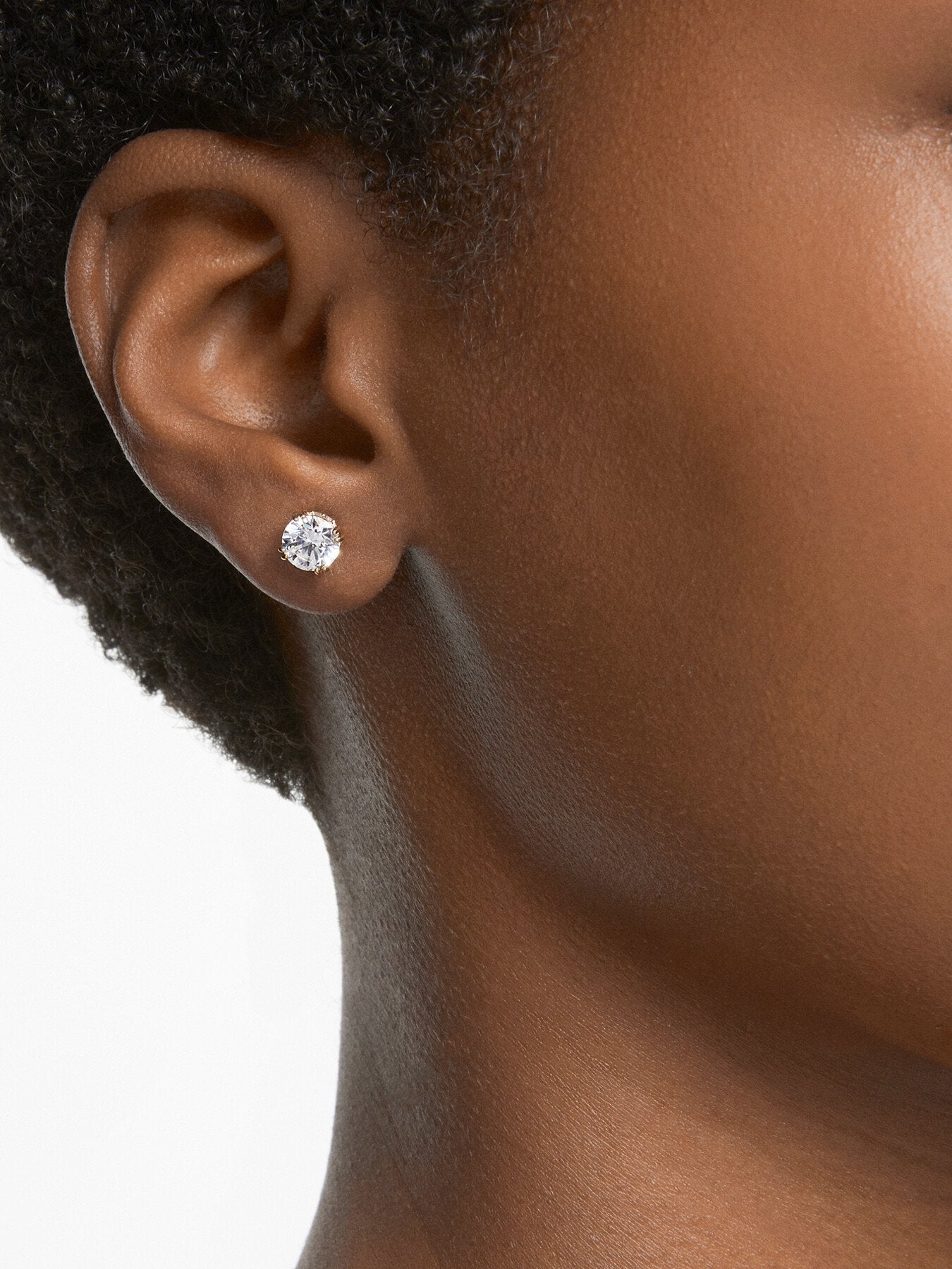 Constella Round Cut Stud Earrings