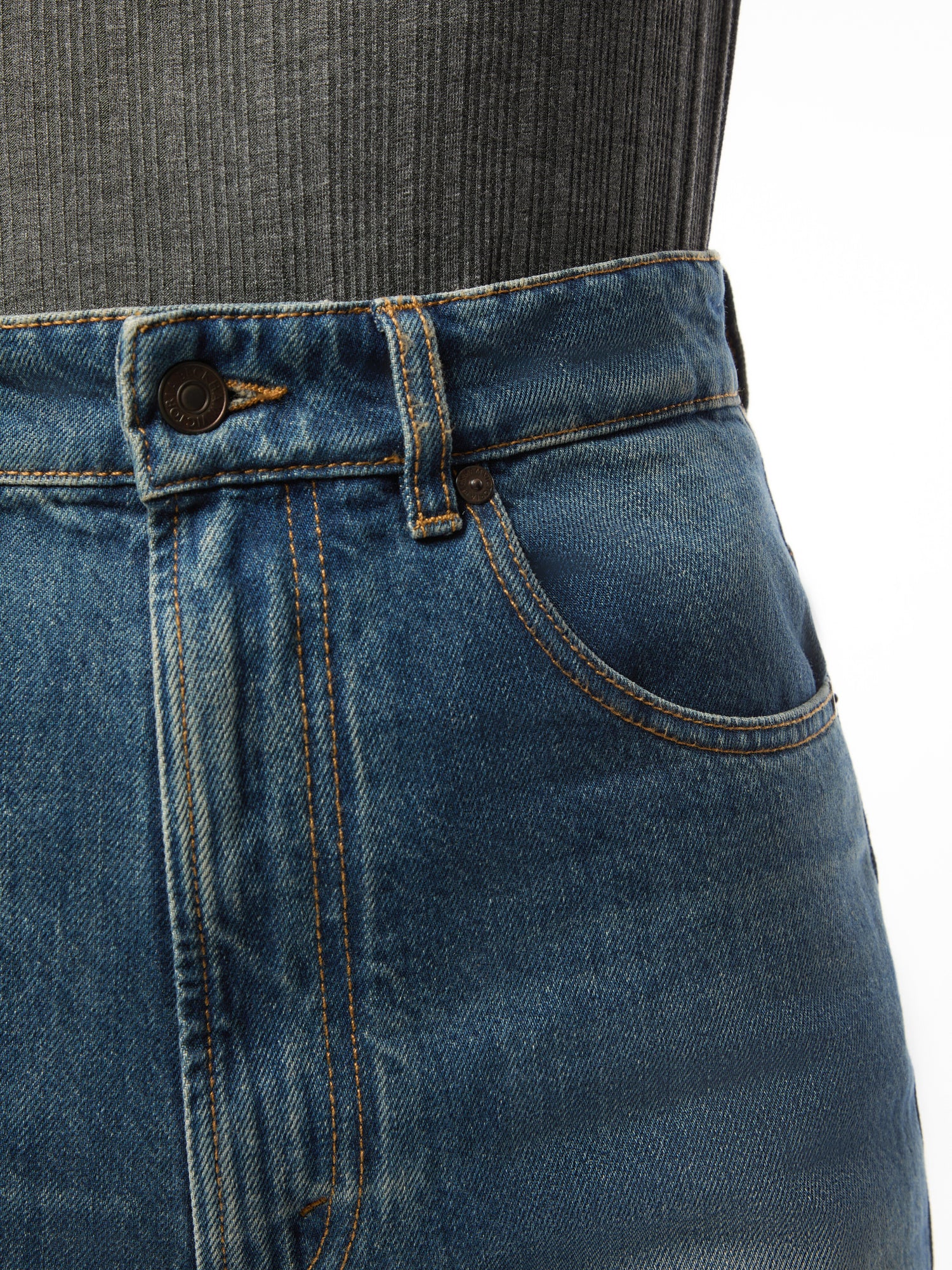 Wide Leg Kick Jeans