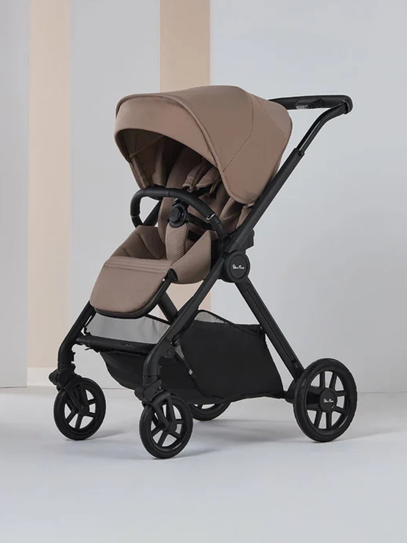 Reef 2 With First Bed Folding Carrycot & Accessory Box