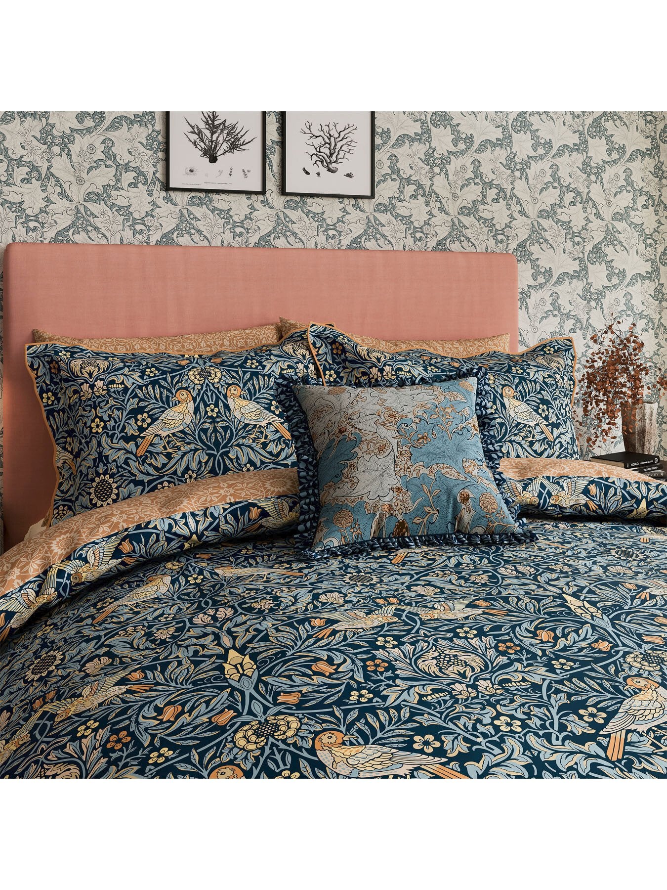 Morris & Co X Emery Walker Bird Cover Set