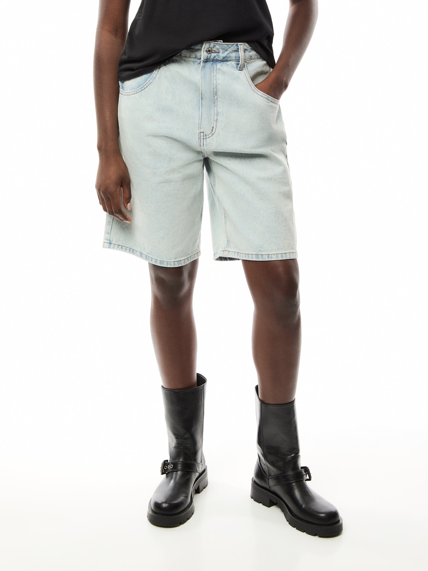 Denim Scallop Pocket Long Shorts