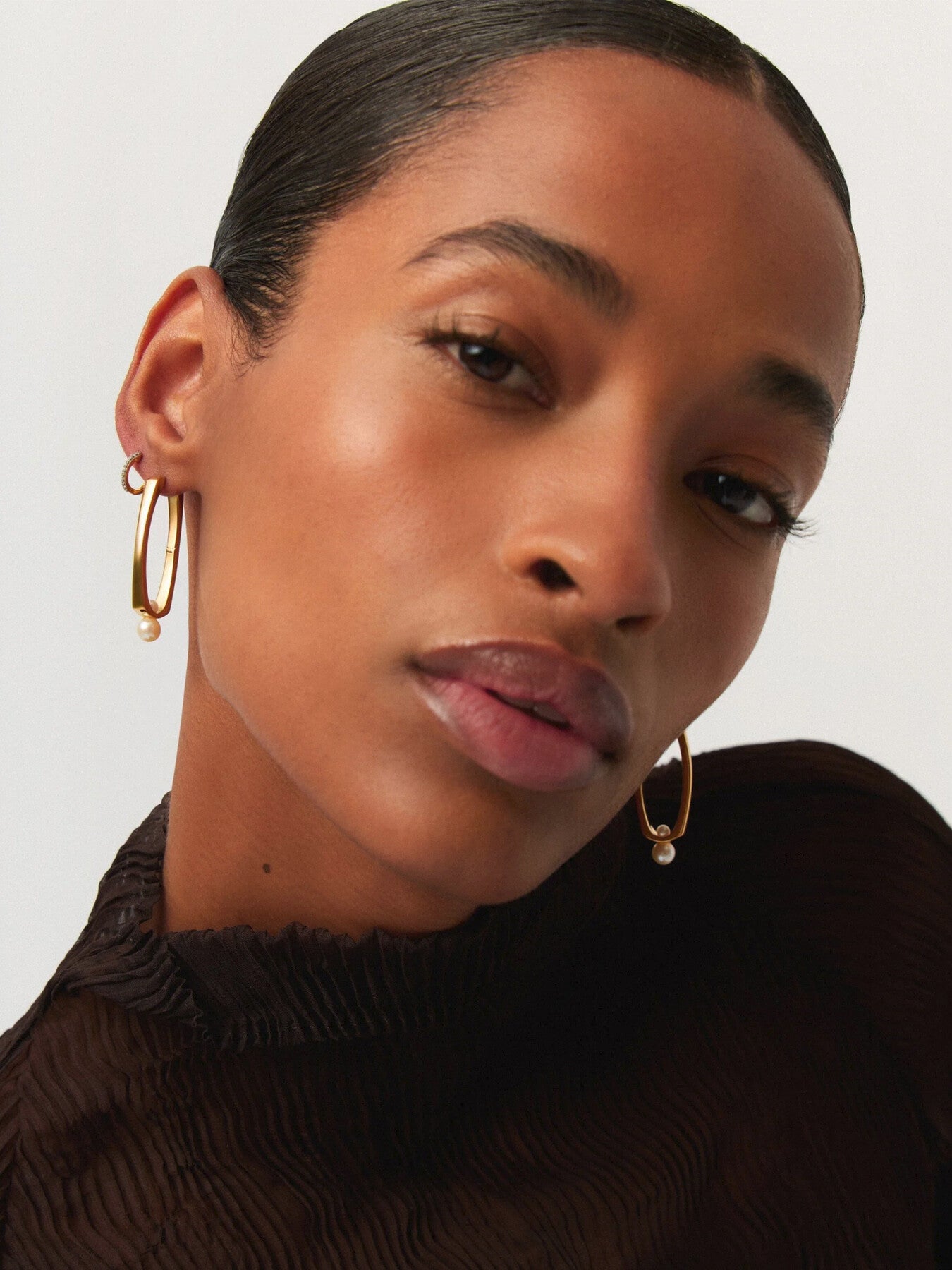 Button Pearl Ovate Hoop Earrings