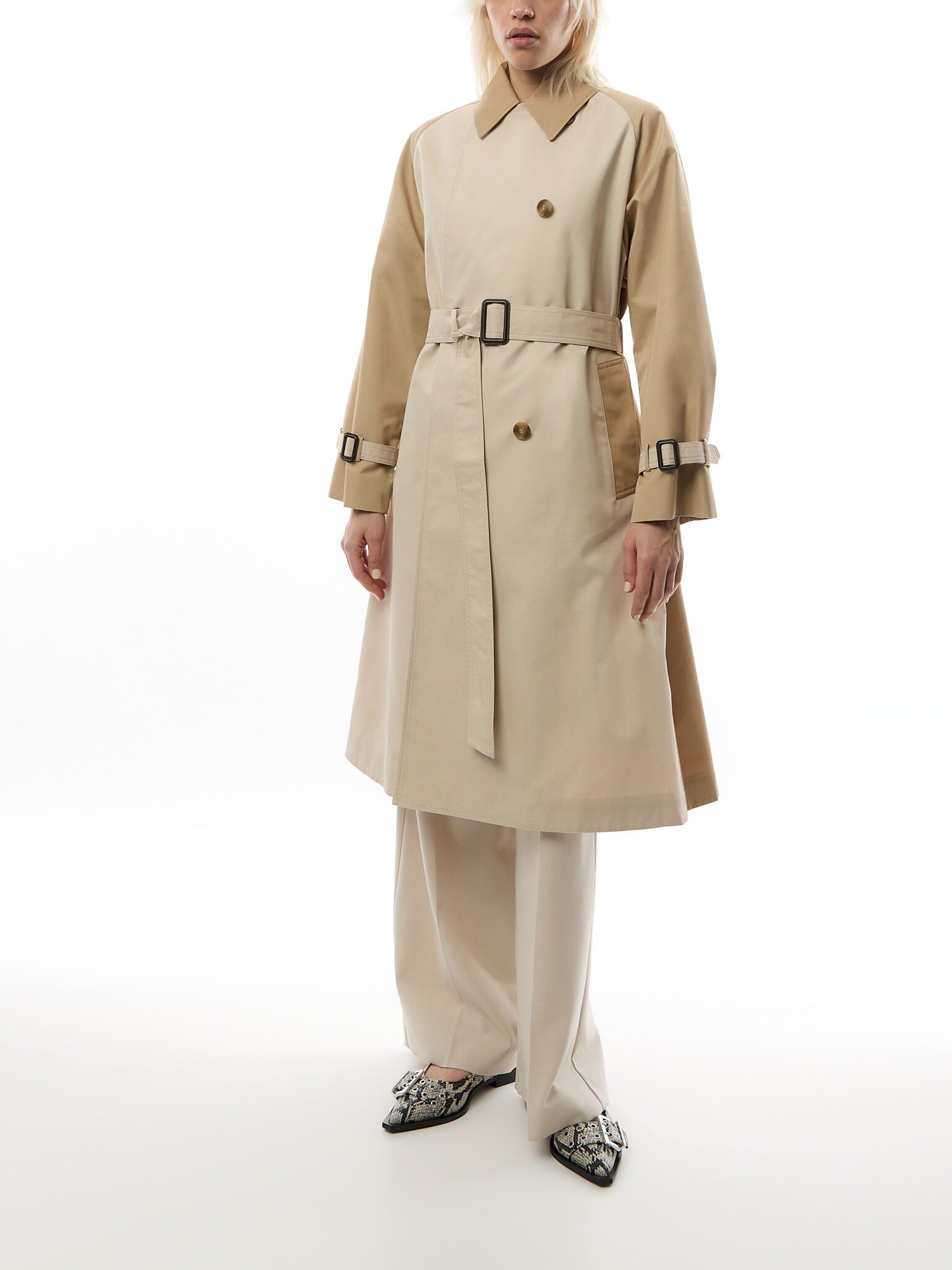 Canasta Raincoat