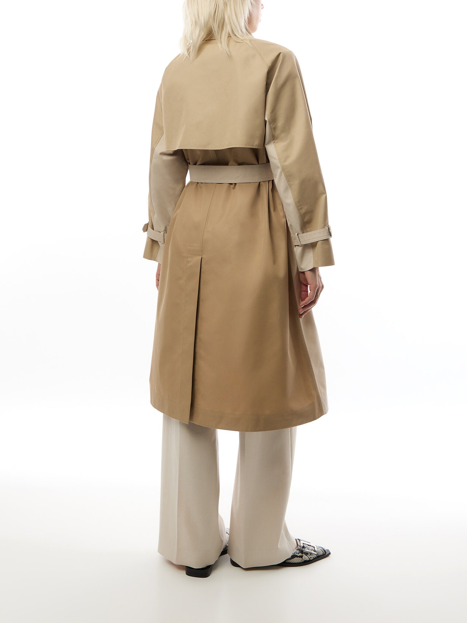 Canasta Raincoat