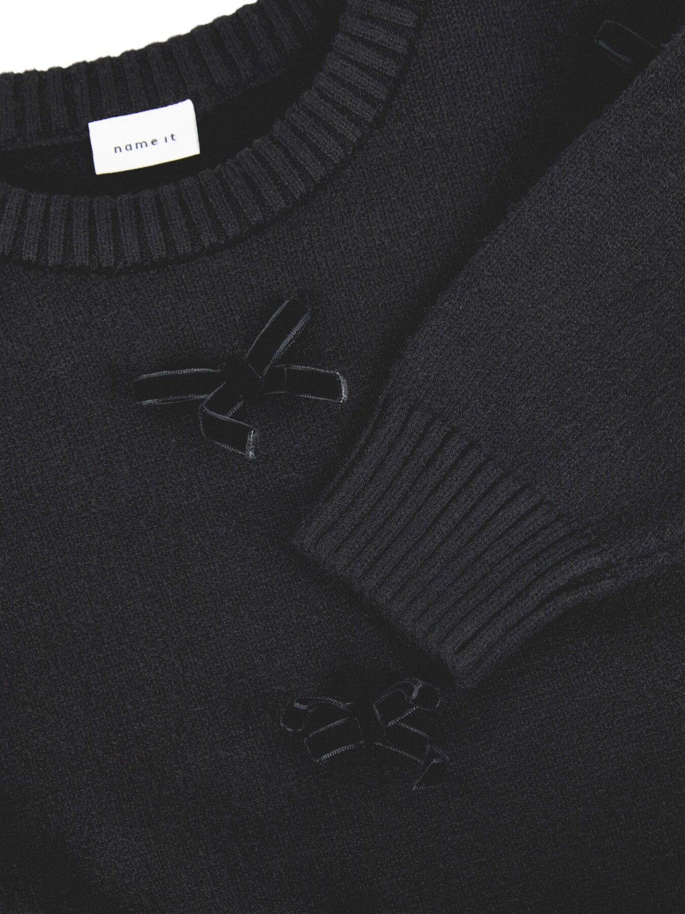 Long Sleeved Knitted Pullover