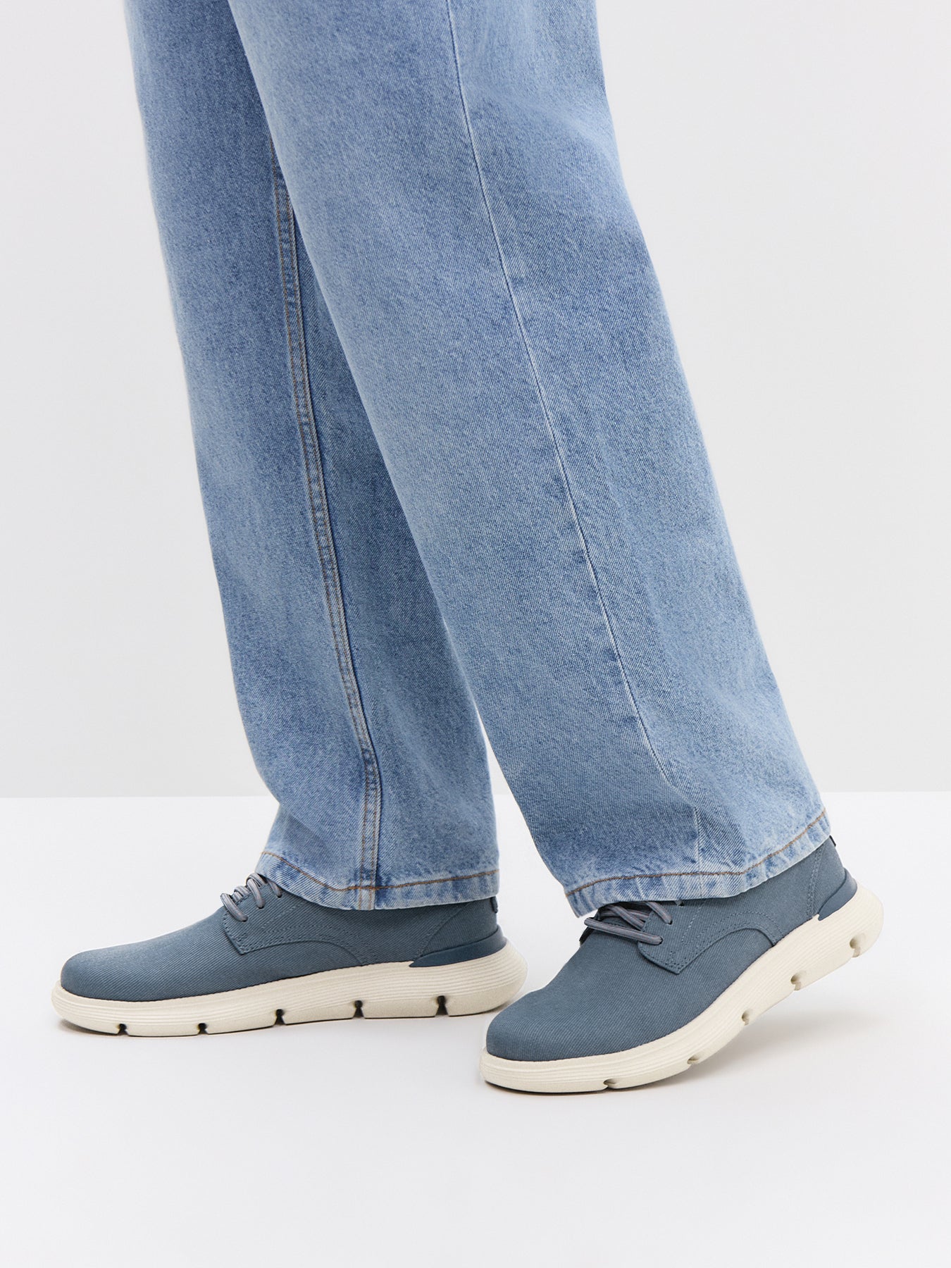 Garza Clive Trainers In Blue