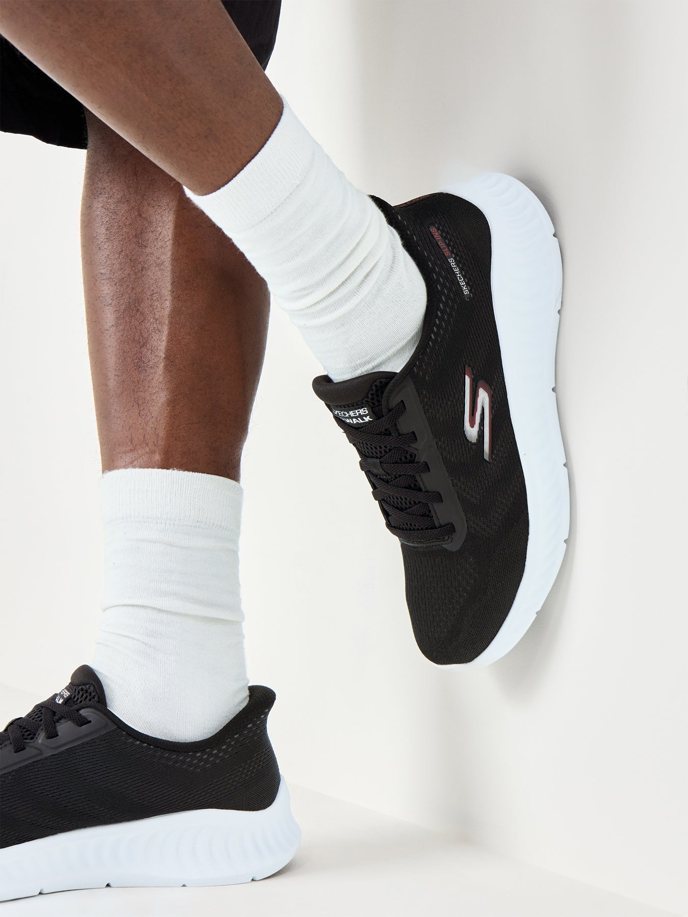 Go Walk Now Payton Trainers in Black