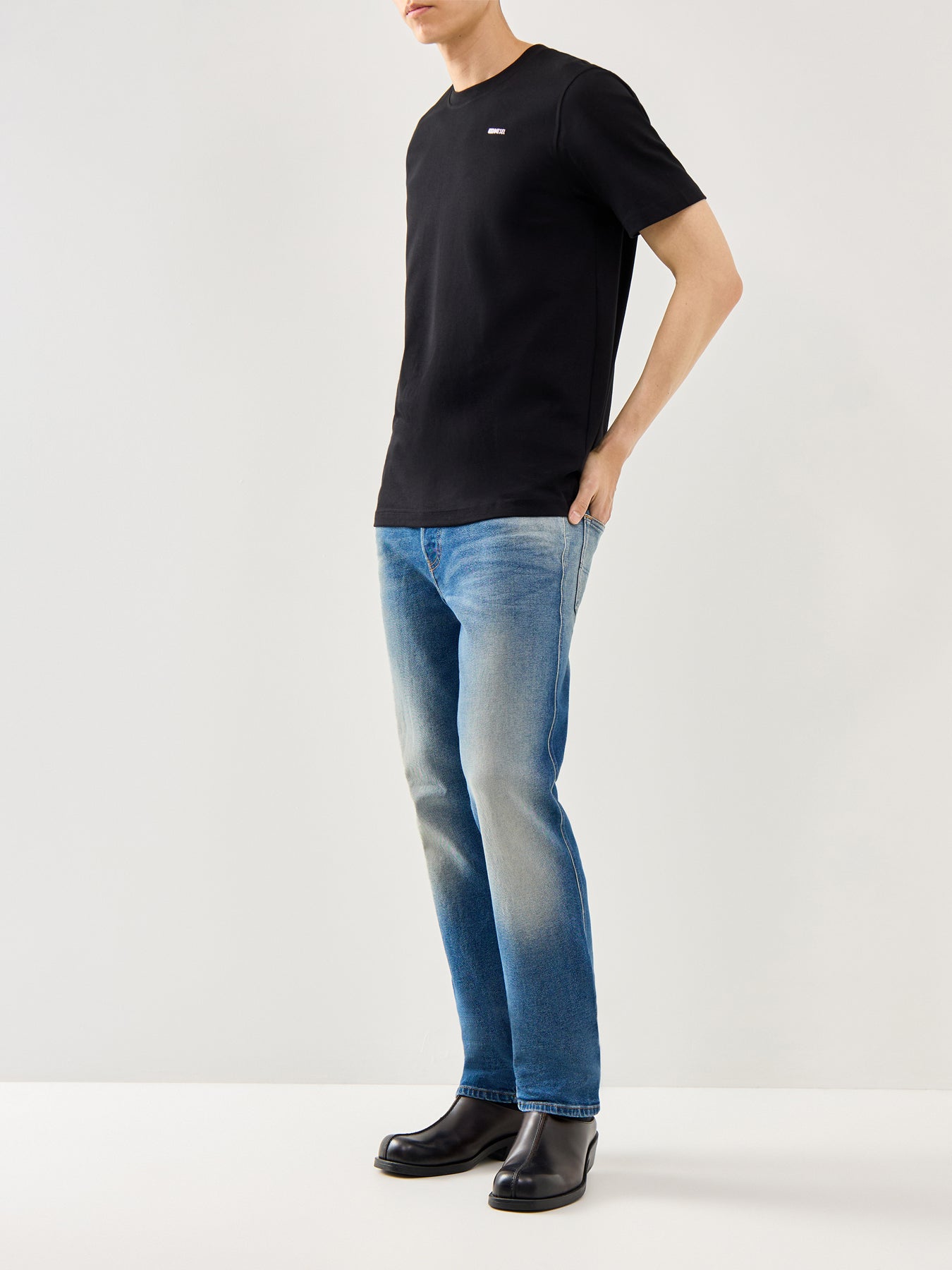 T-Adjust-Metal Logo Tee Black