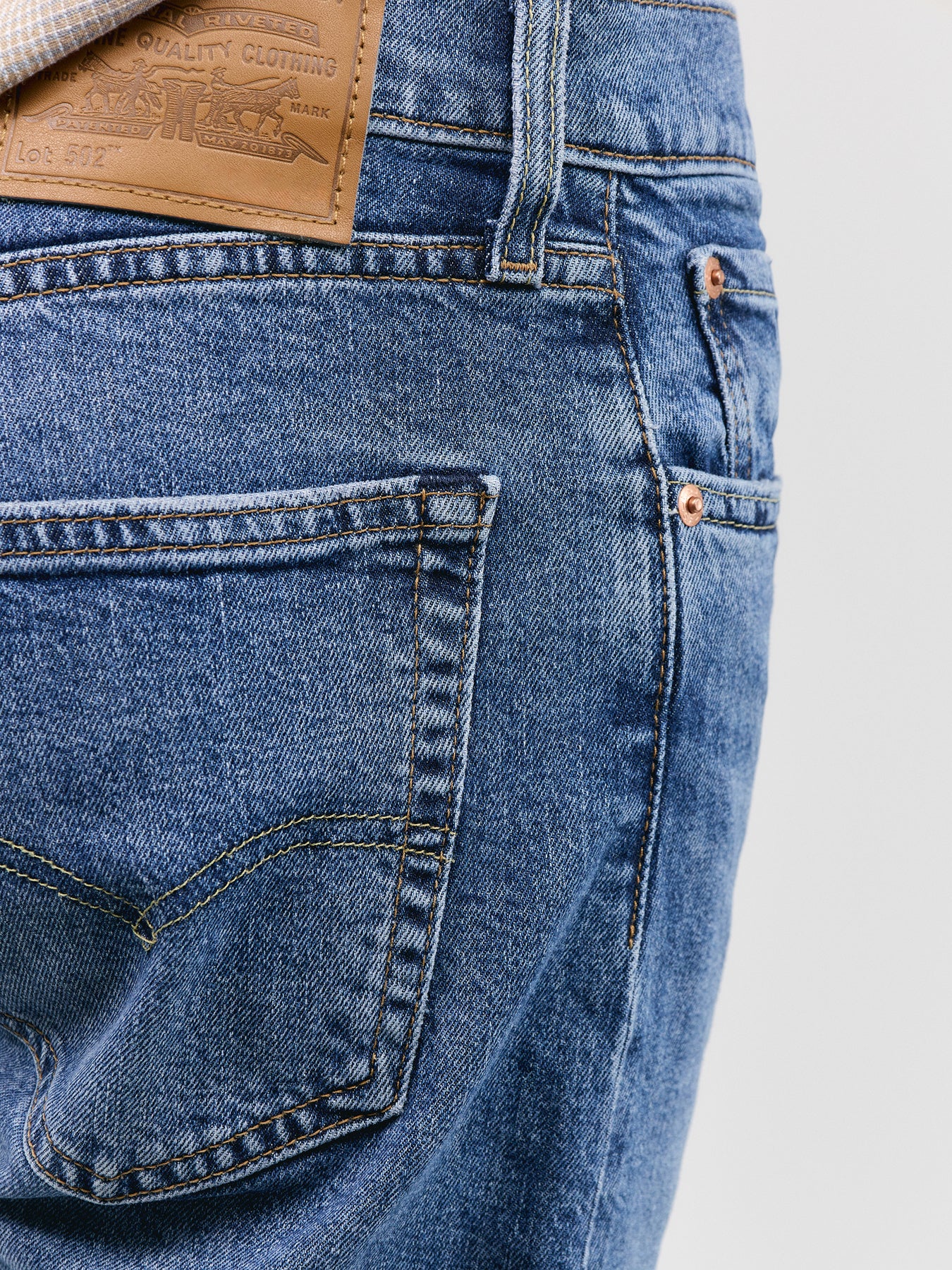 502 Taper Jeans