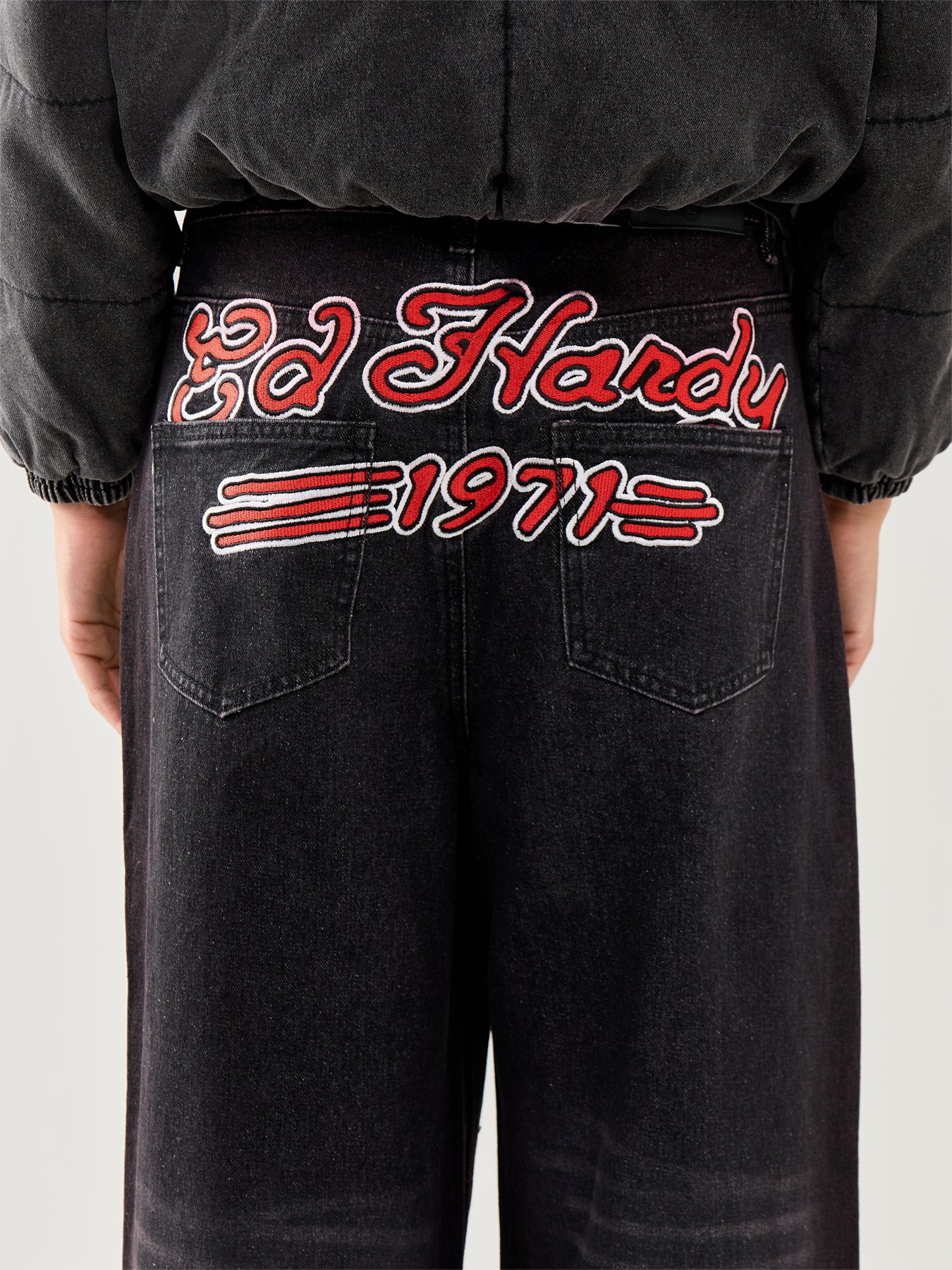 In Memory Applique Jeans Black