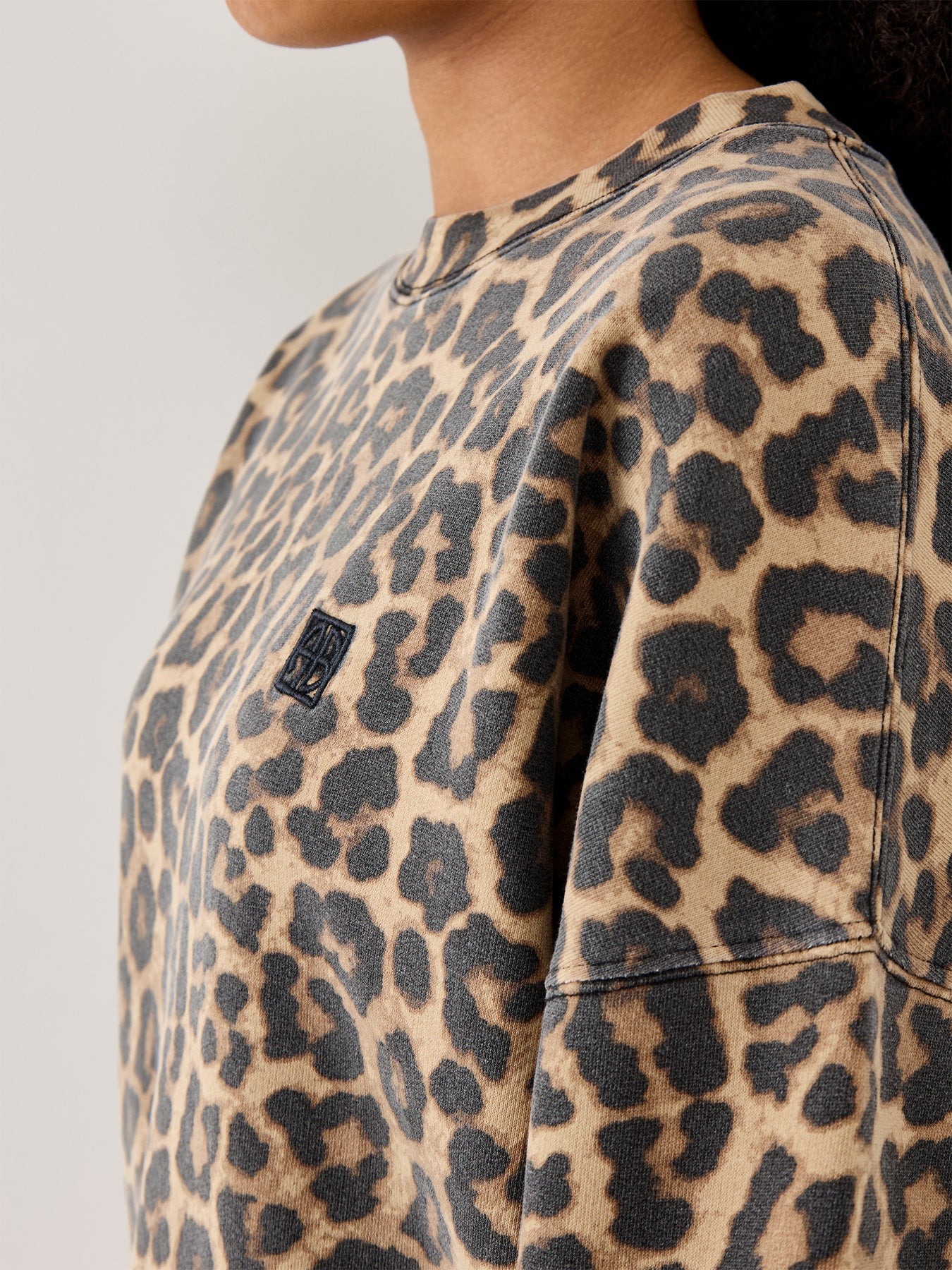 Miles Sweatshirt Black And Brown Leopard