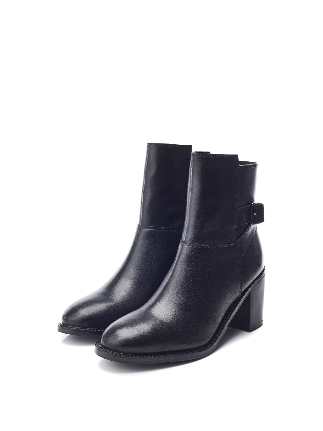 B.Jasmine Leather Boots