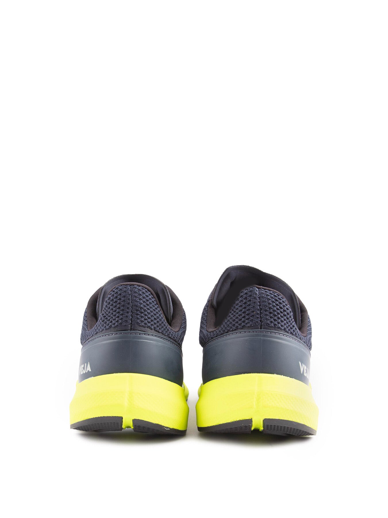 VEJA Marlin Trainers