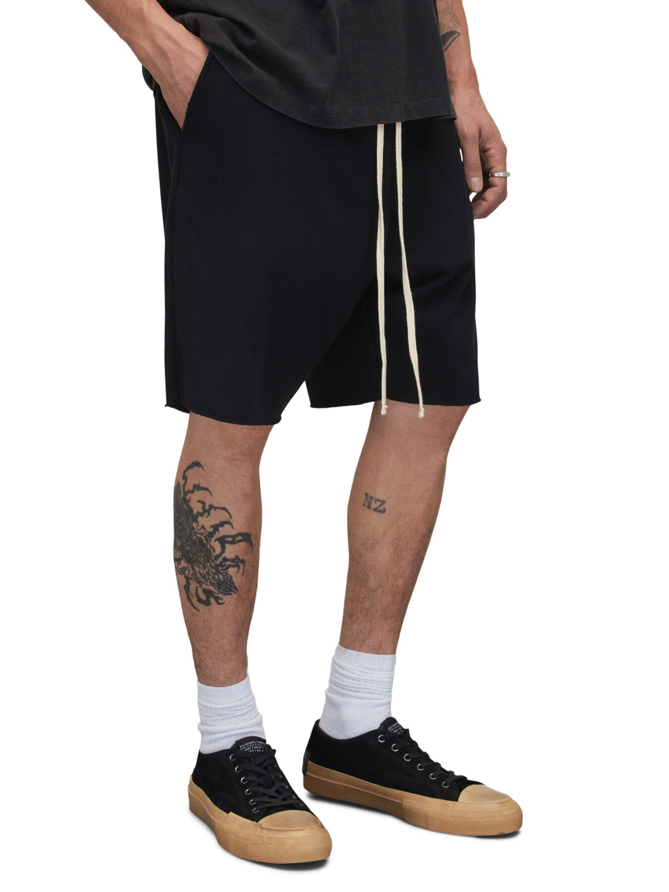 HELIX SWEATSHORT