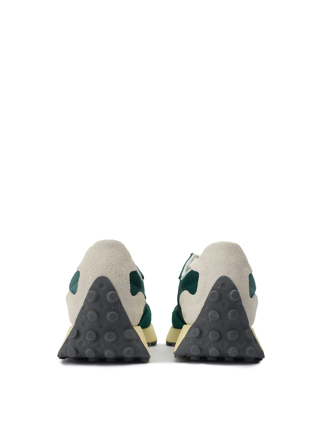 NEW BALANCE 327 Trainers