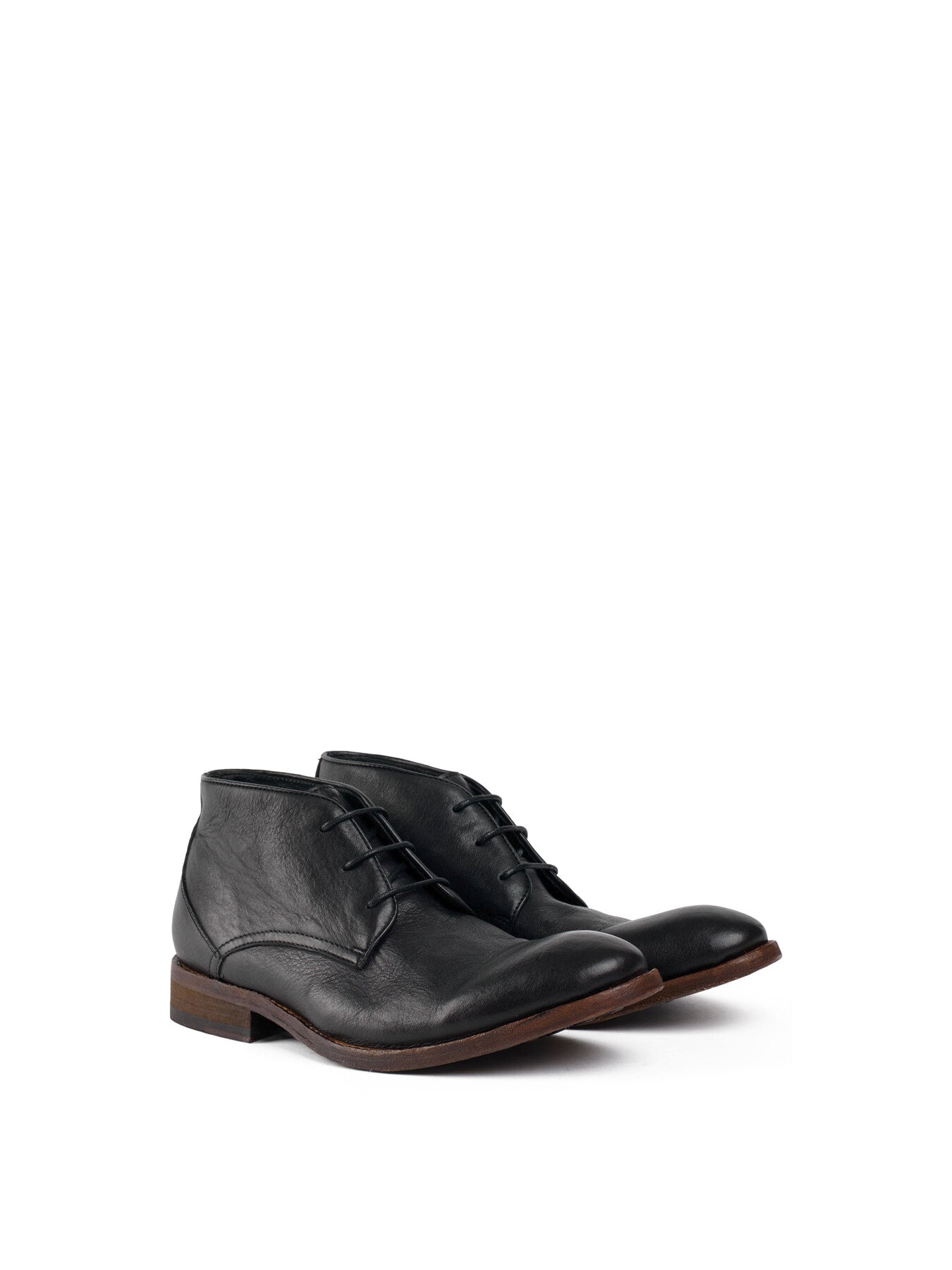 SOLE CRAFTED Nail Chukka Boots