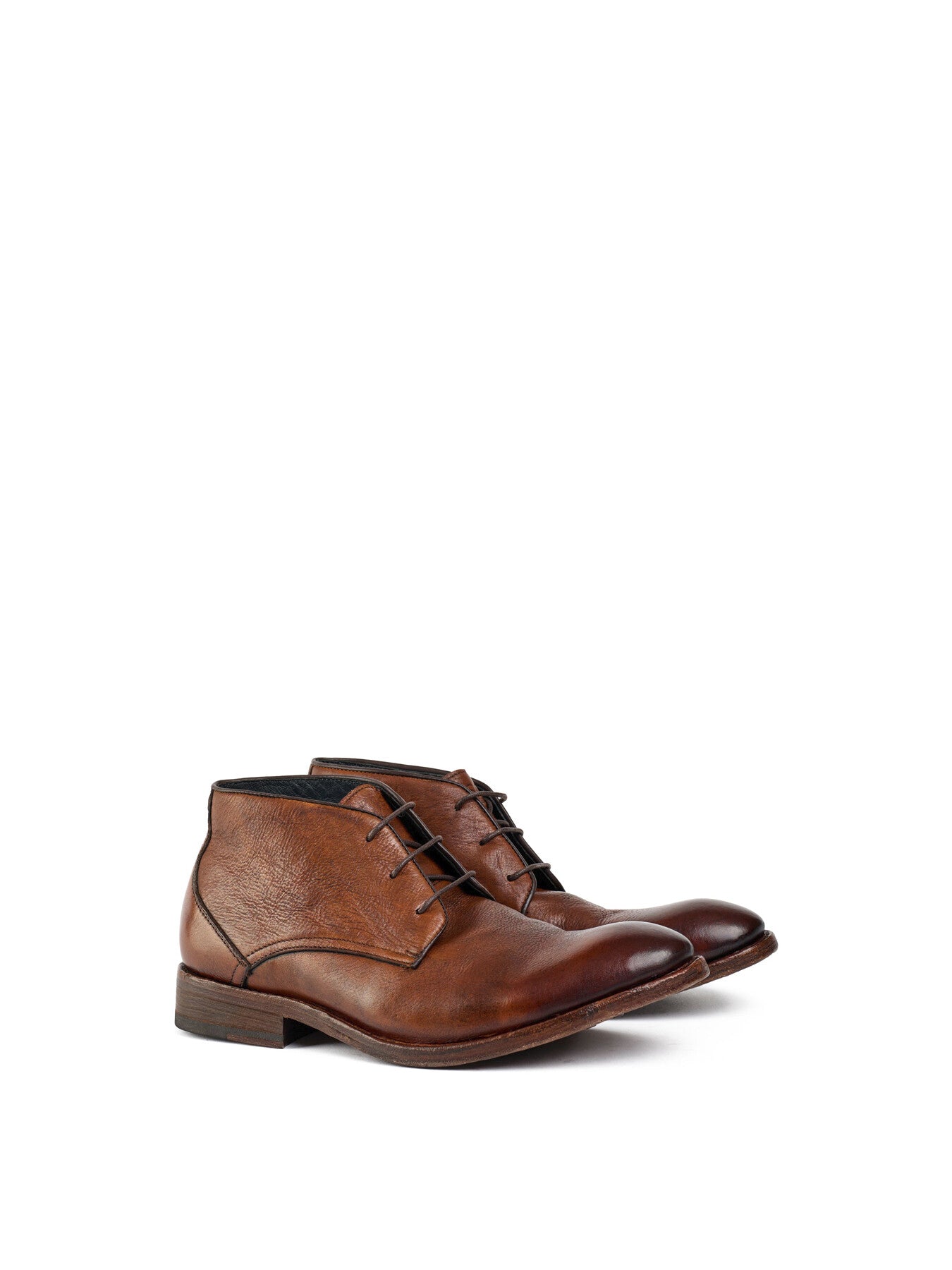 SOLE CRAFTED Nail Chukka Boots