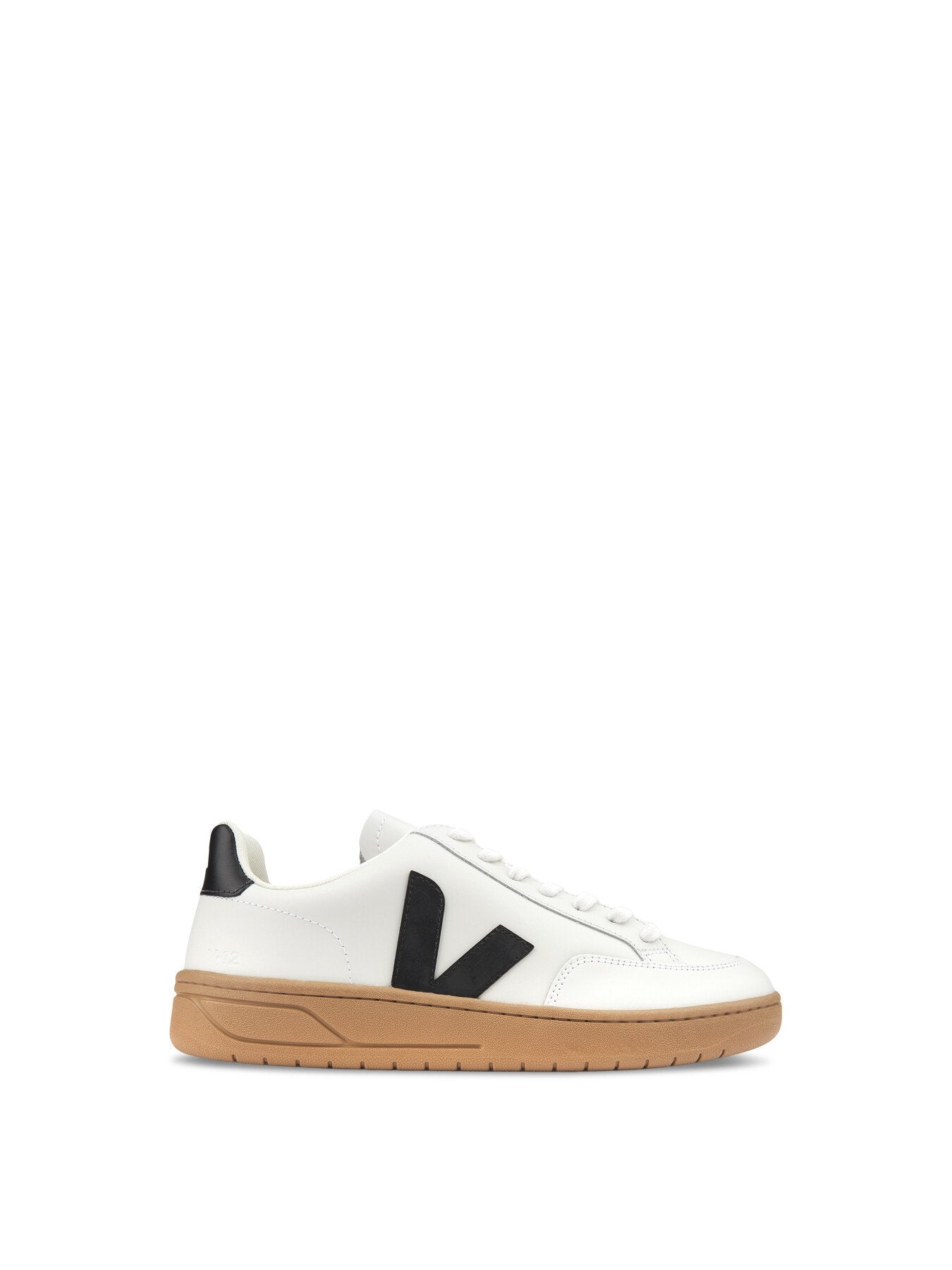 VEJA V-12 Trainers