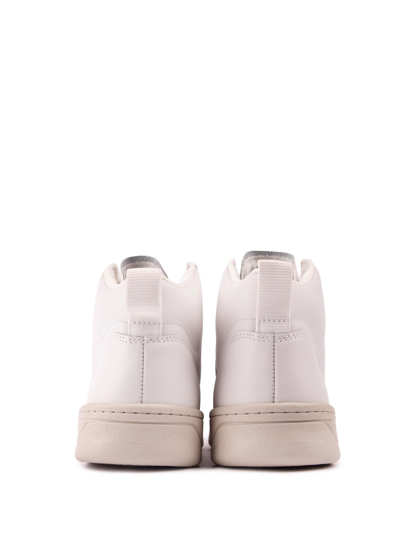 VEJA V15 Leather Trainers