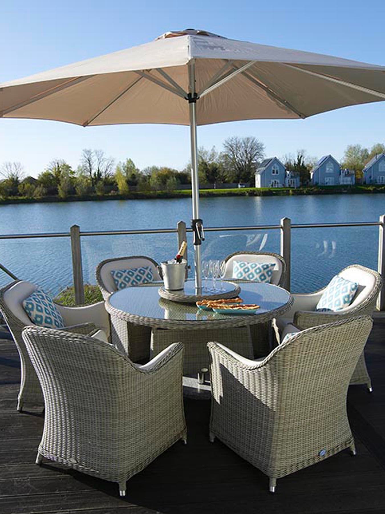Monte Carlo 6 Seat Round Dining Set