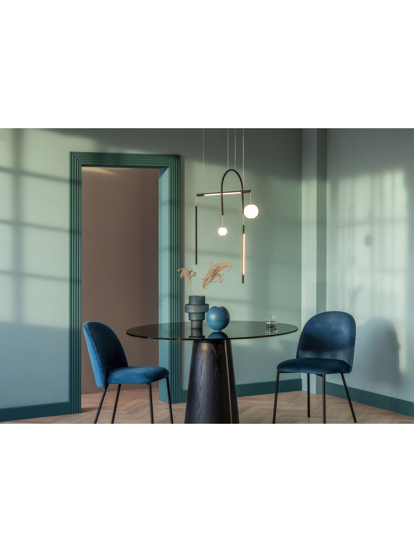 Totem Pedestal Dining Table Glass