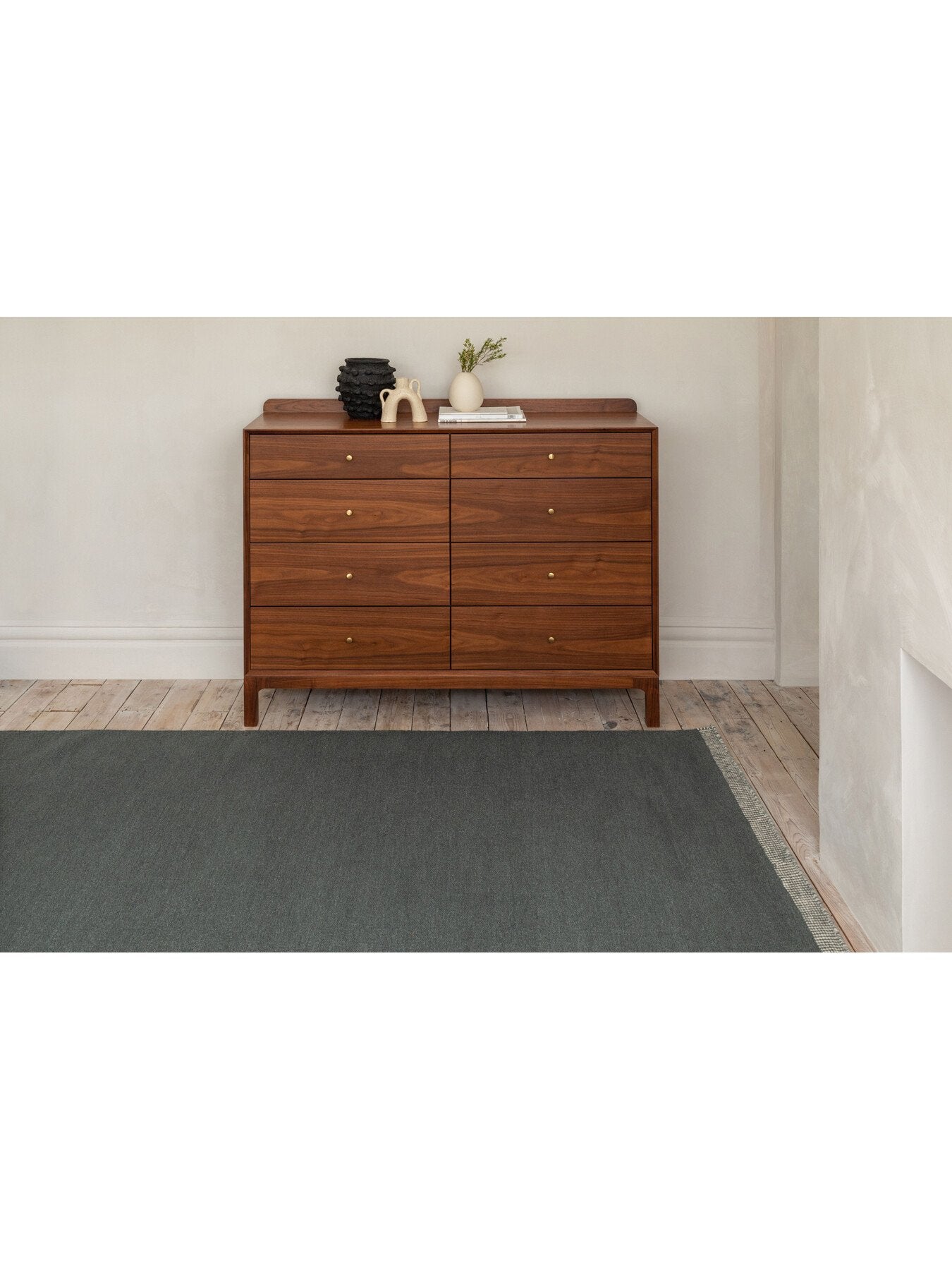 Artie 8 Drawer Chest