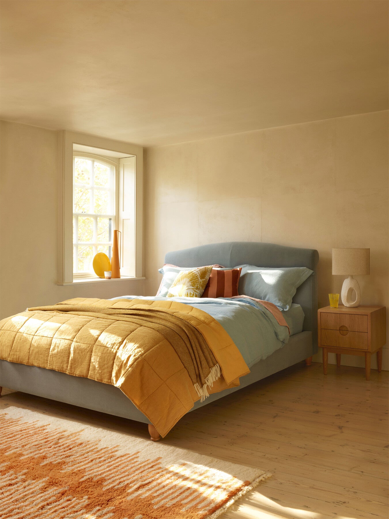 Amira Bedside Chest Oak