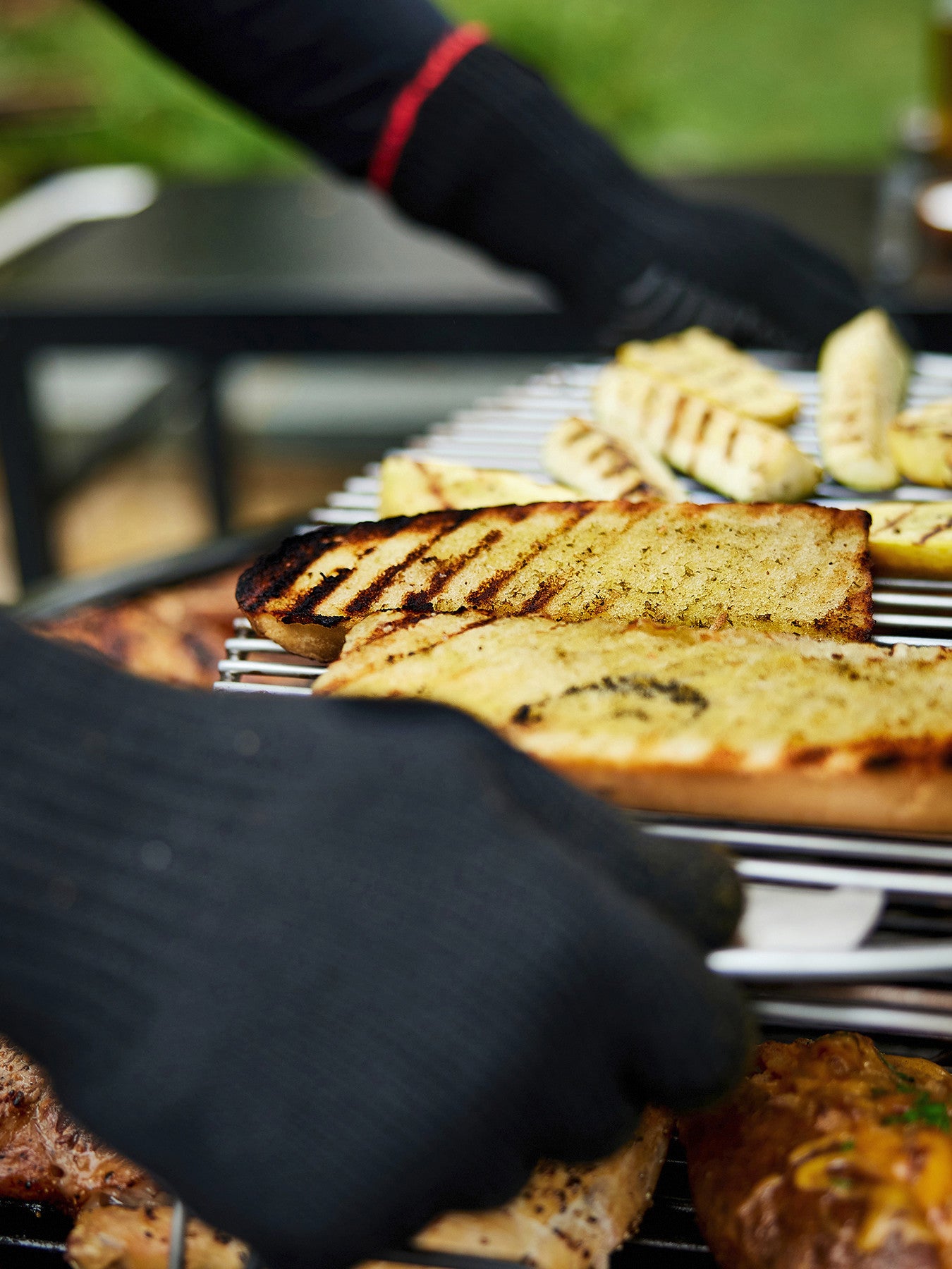 Summit Kamado E6 Charcoal Grill