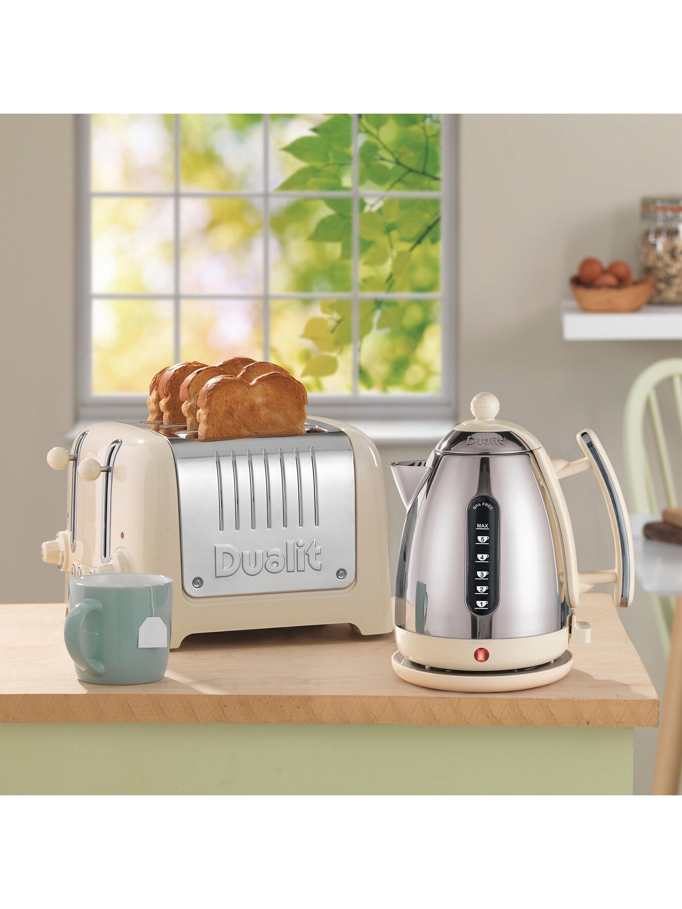 Lite 4-Slot Toaster