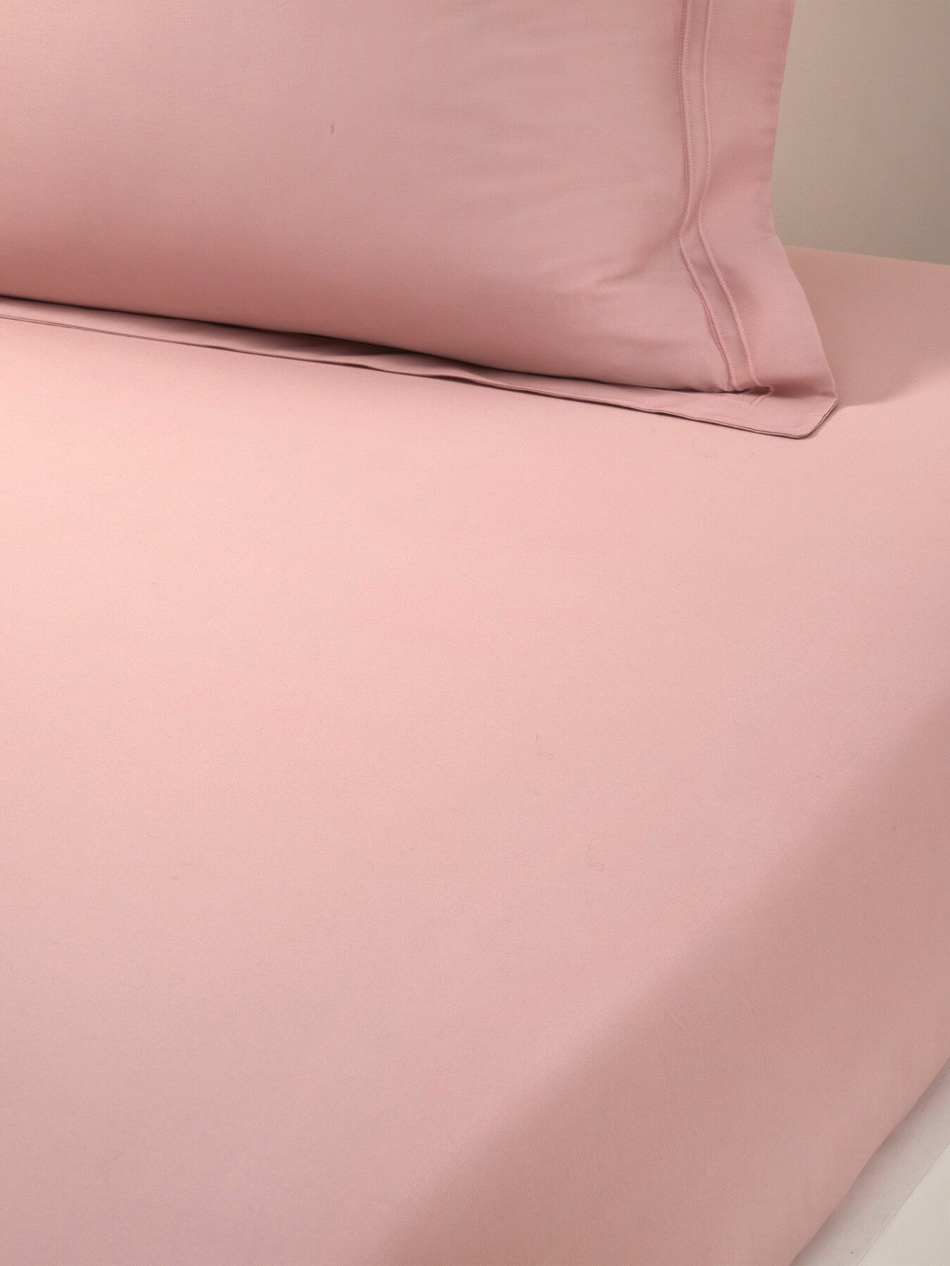 Triomphe Fitted Sheet Collection