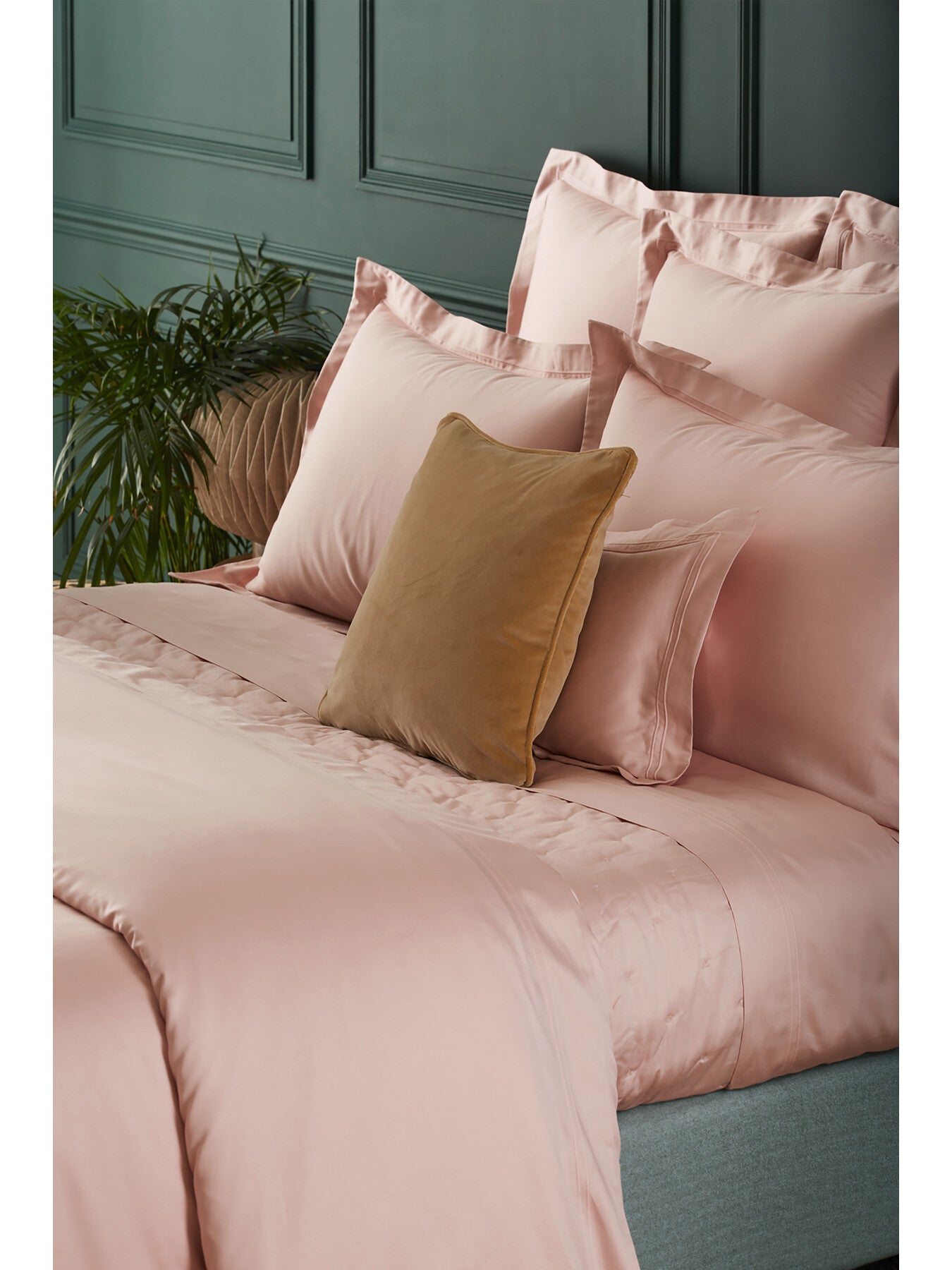 Triomphe Fitted Sheet Collection