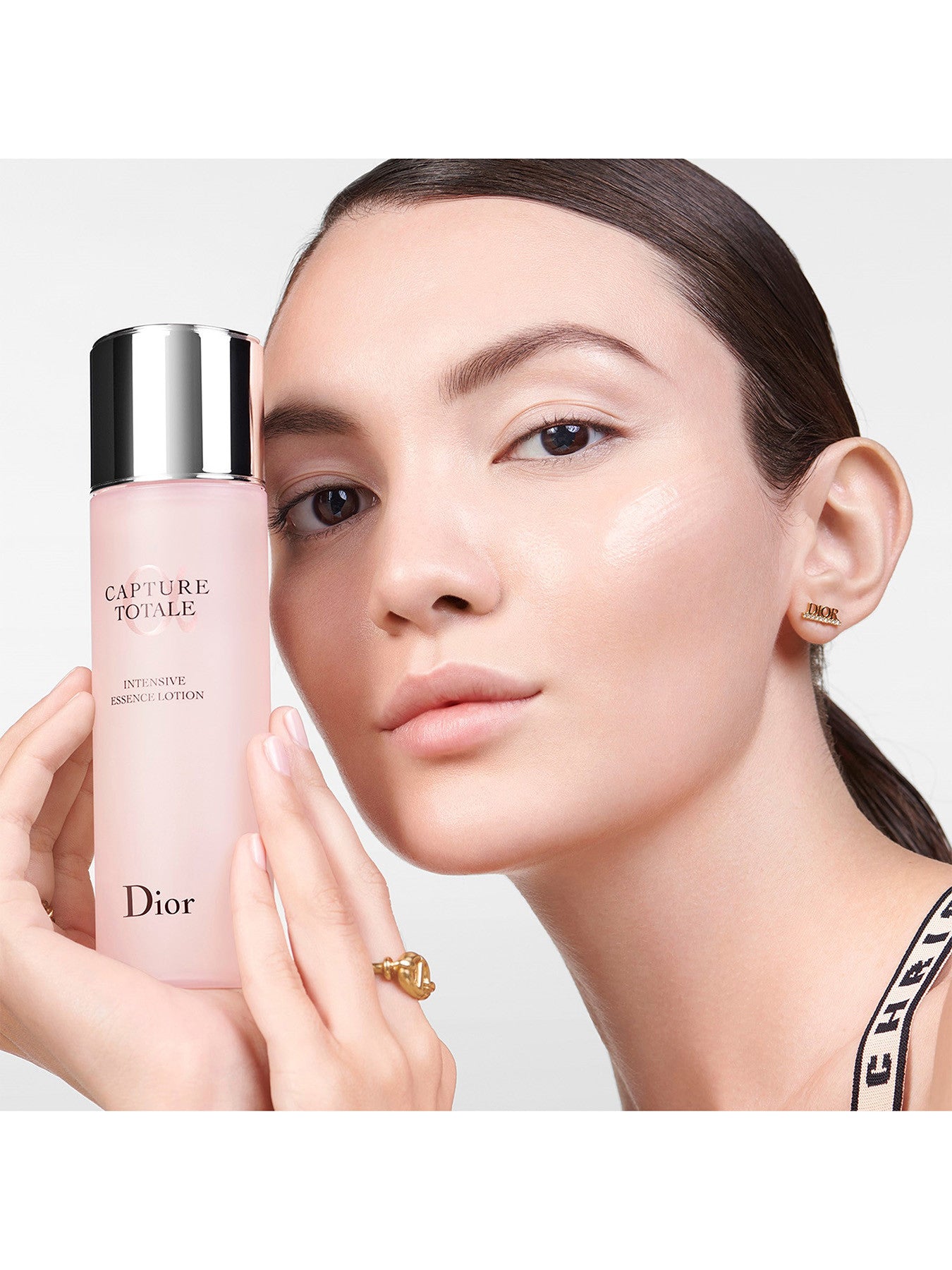 Capture Total Intensive Essence Lotion 150ml