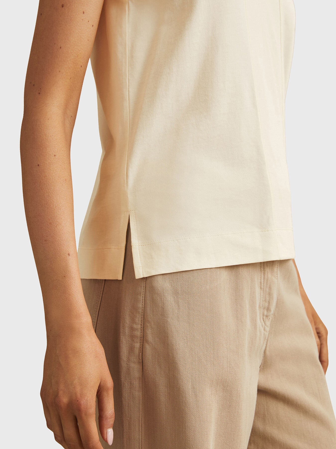 Mira V-Neck Shell Top