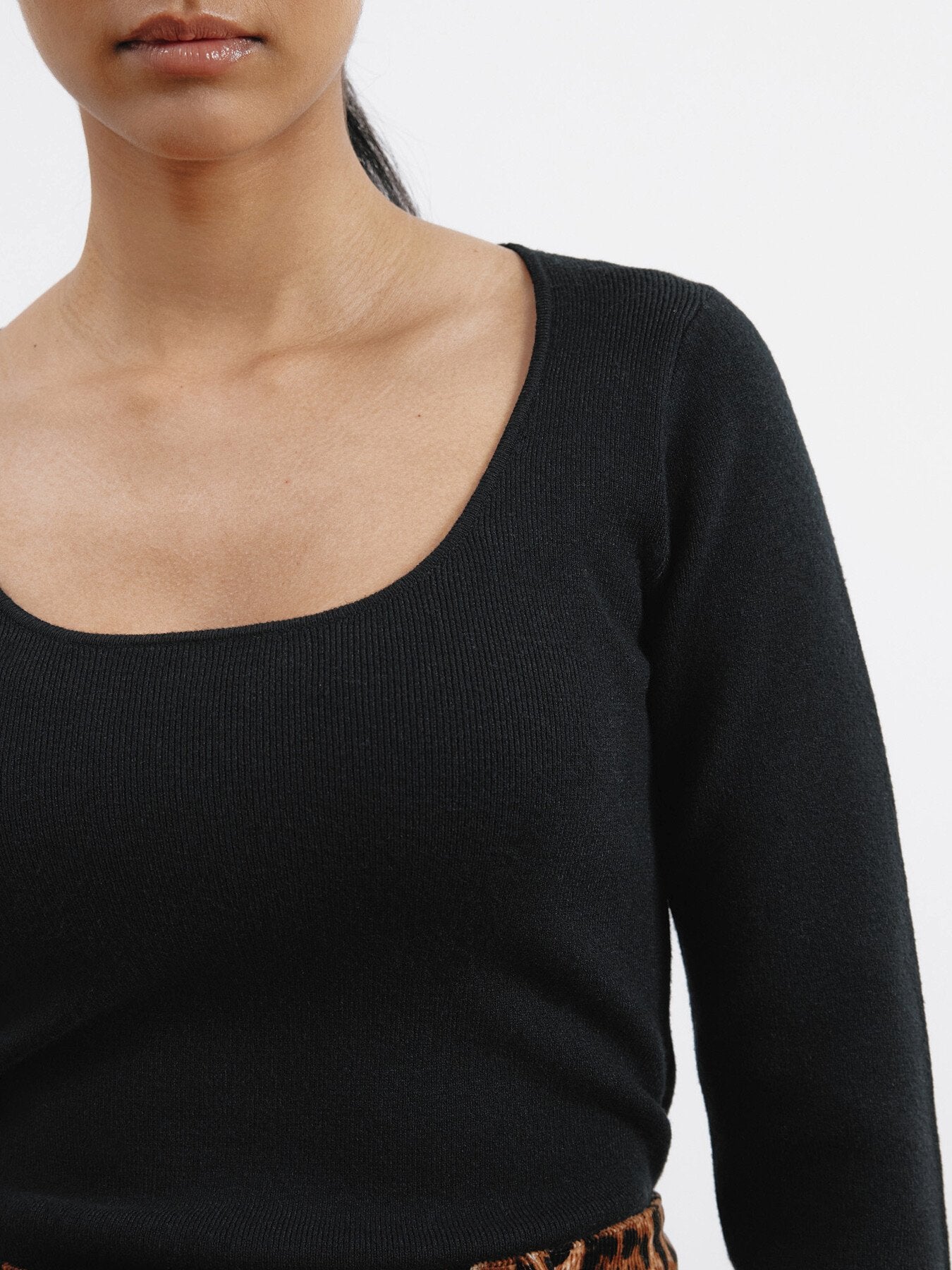 Scoop Neck Knit Top Black