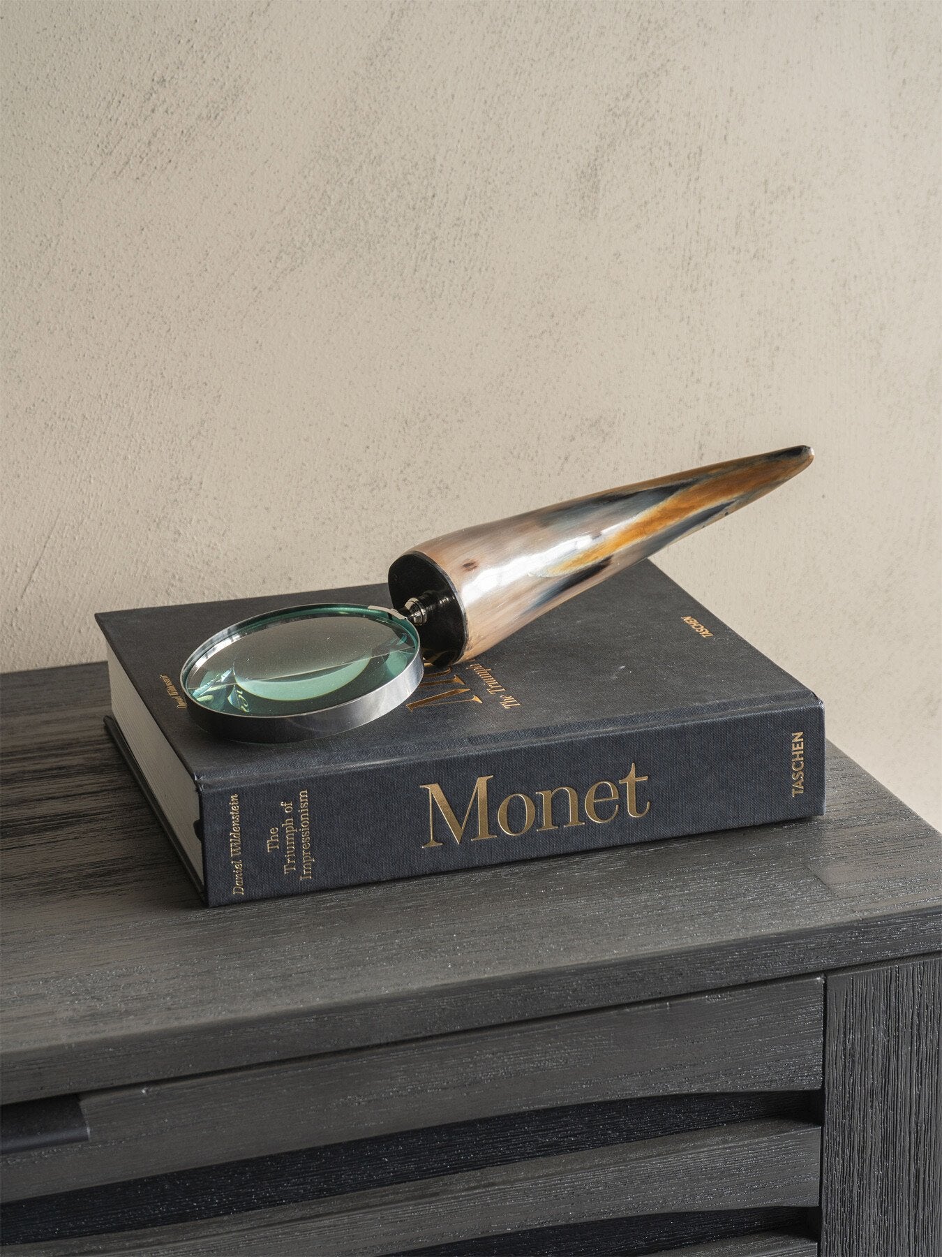 Tonal Magnifying Glass